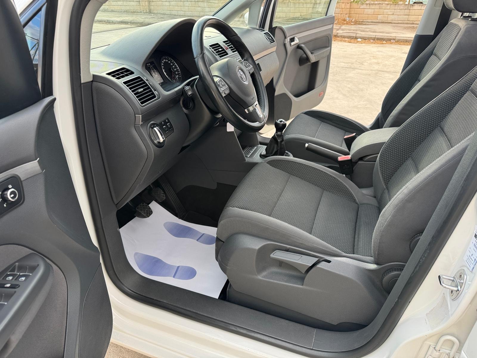 VOLKSWAGEN TOURAN ADVANCE 7 PLAZAS 1.6 TDI 105 CV 