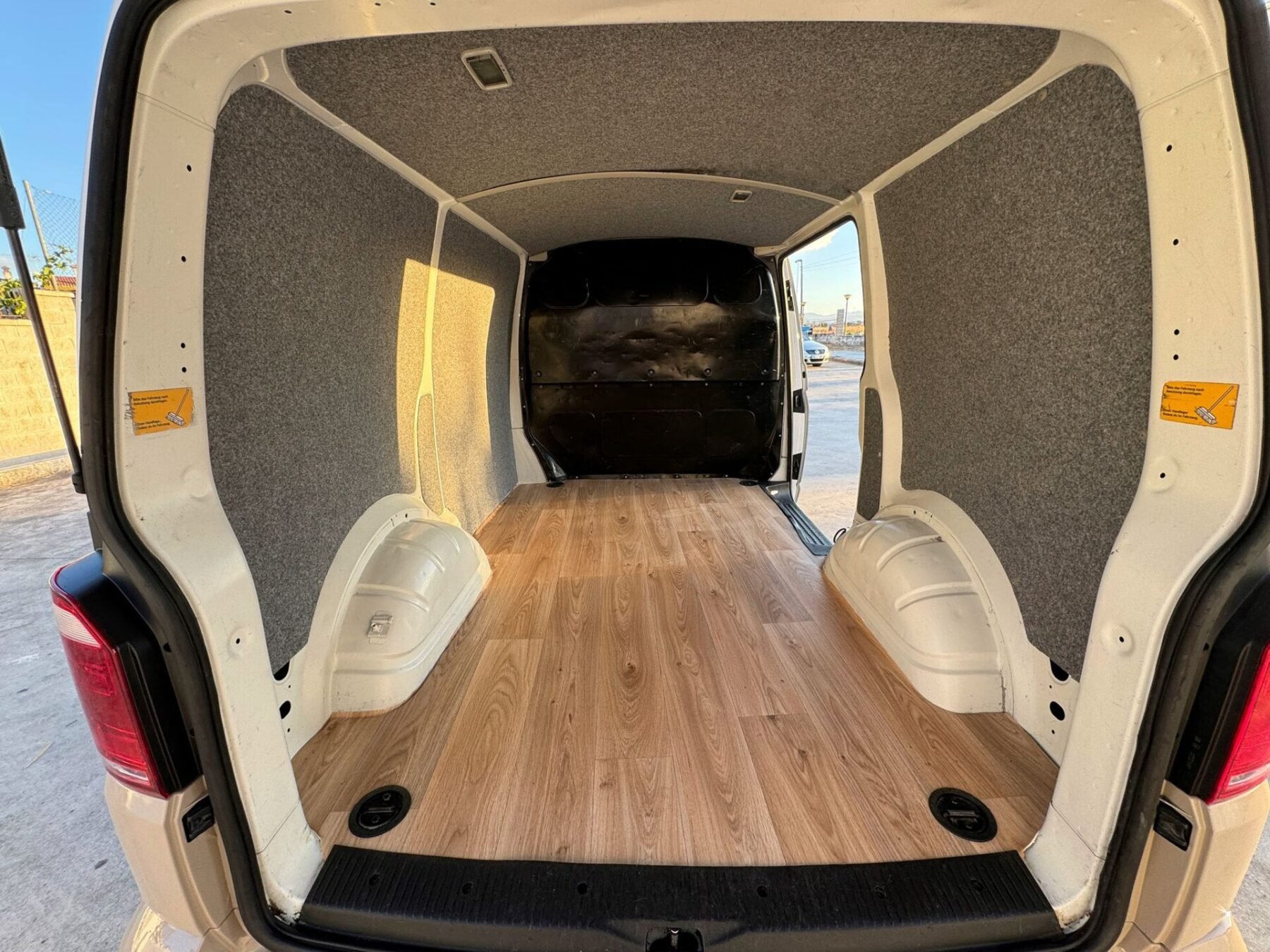 VOLKSWAGEN TRANSPORTER T6 2.0 TDI 100 CV