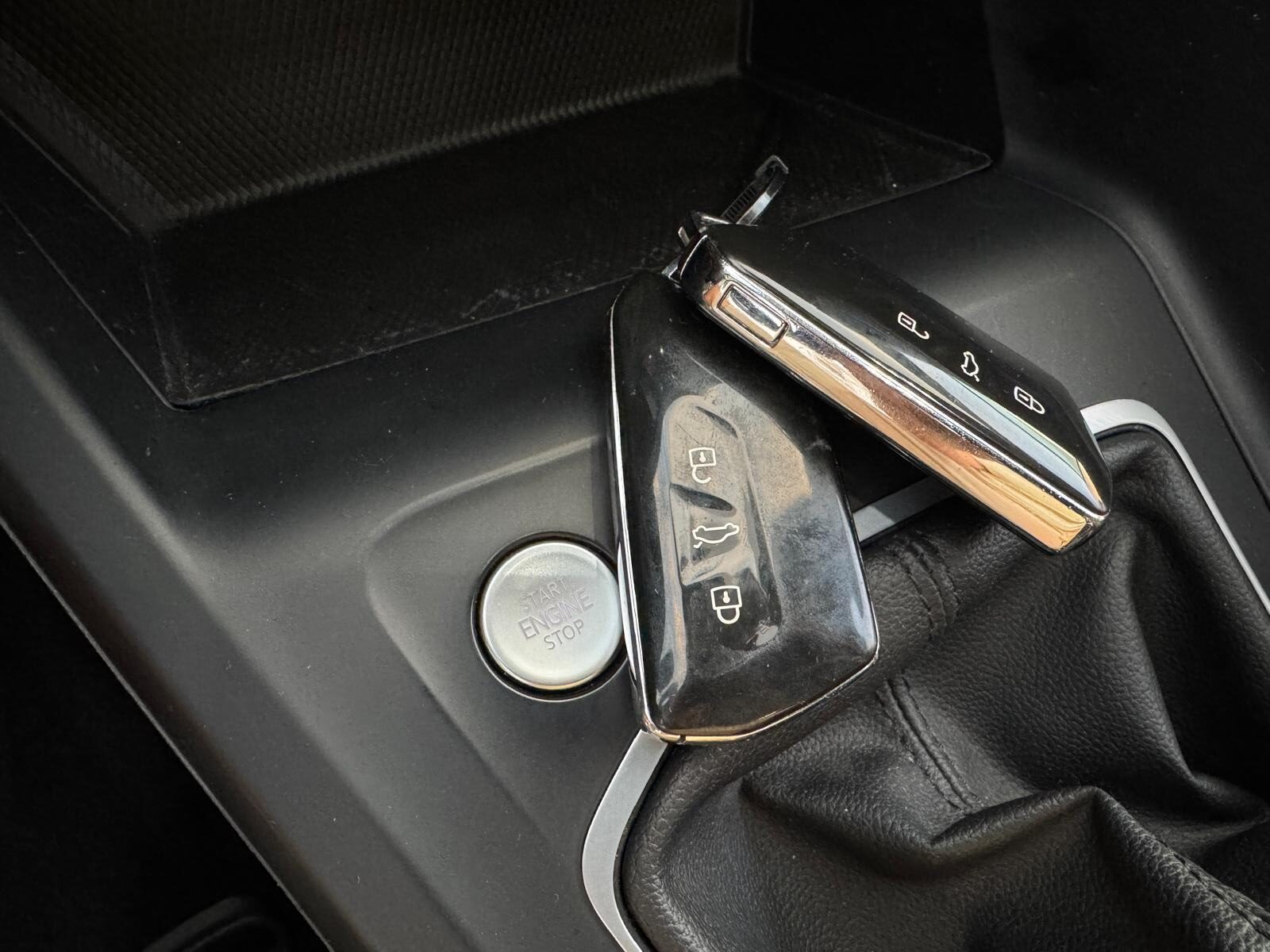VOLKSWAGEN Golf 8  2.O TDI 115 CV