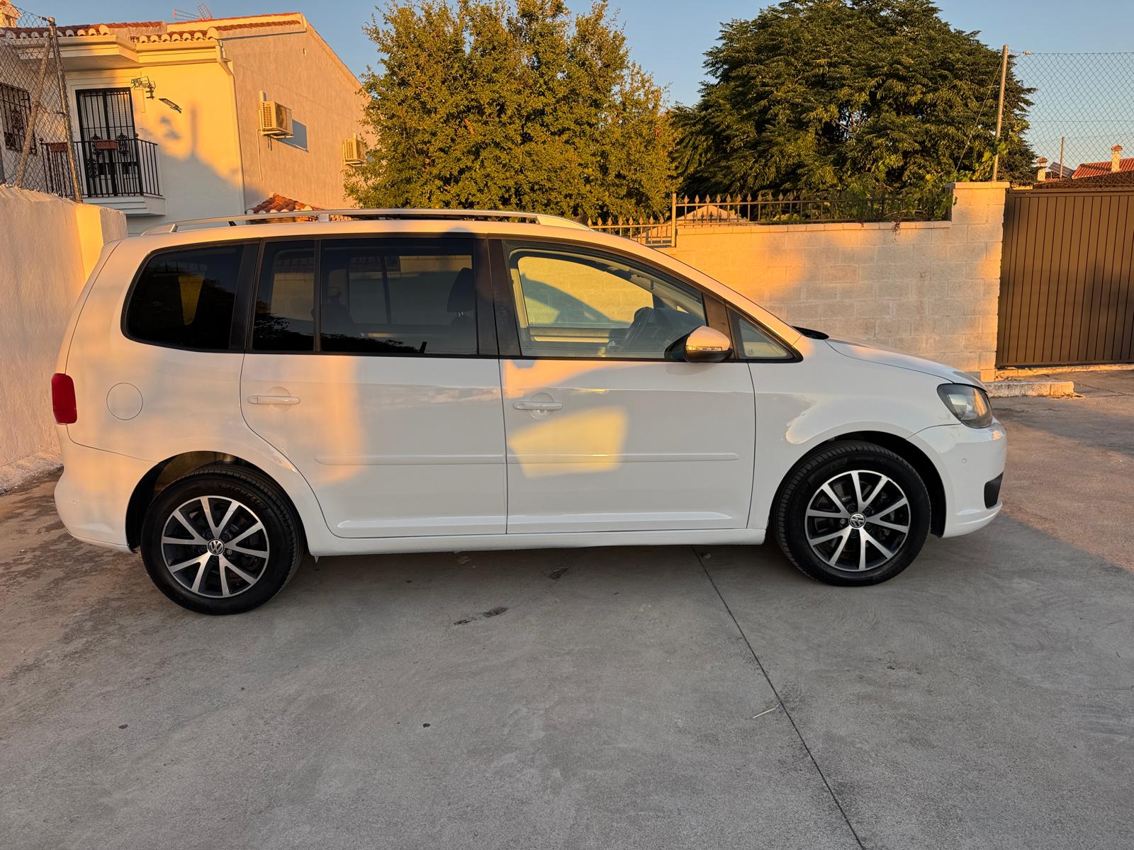 VOLKSWAGEN TOURAN ADVANCE 7 PLAZAS 2.0 TDI 140 CV DSG 