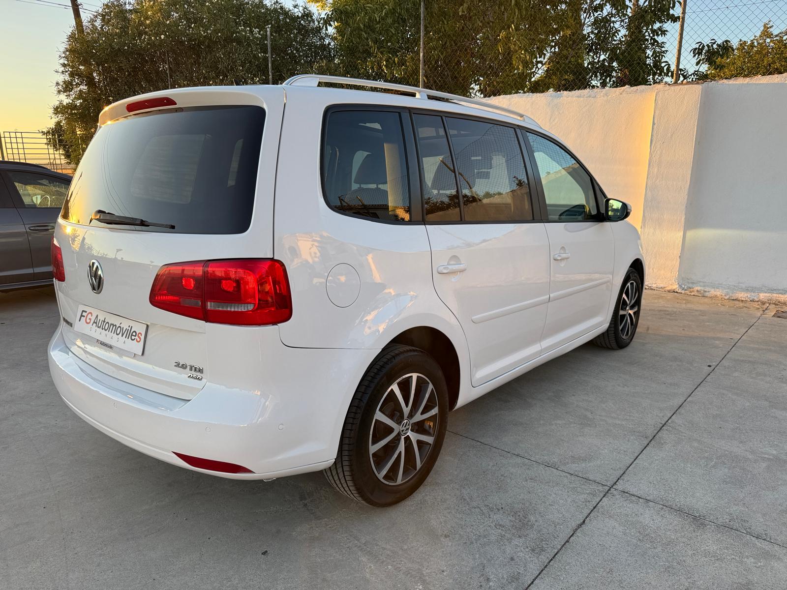 VOLKSWAGEN TOURAN ADVANCE 7 PLAZAS 2.0 TDI 140 CV DSG 