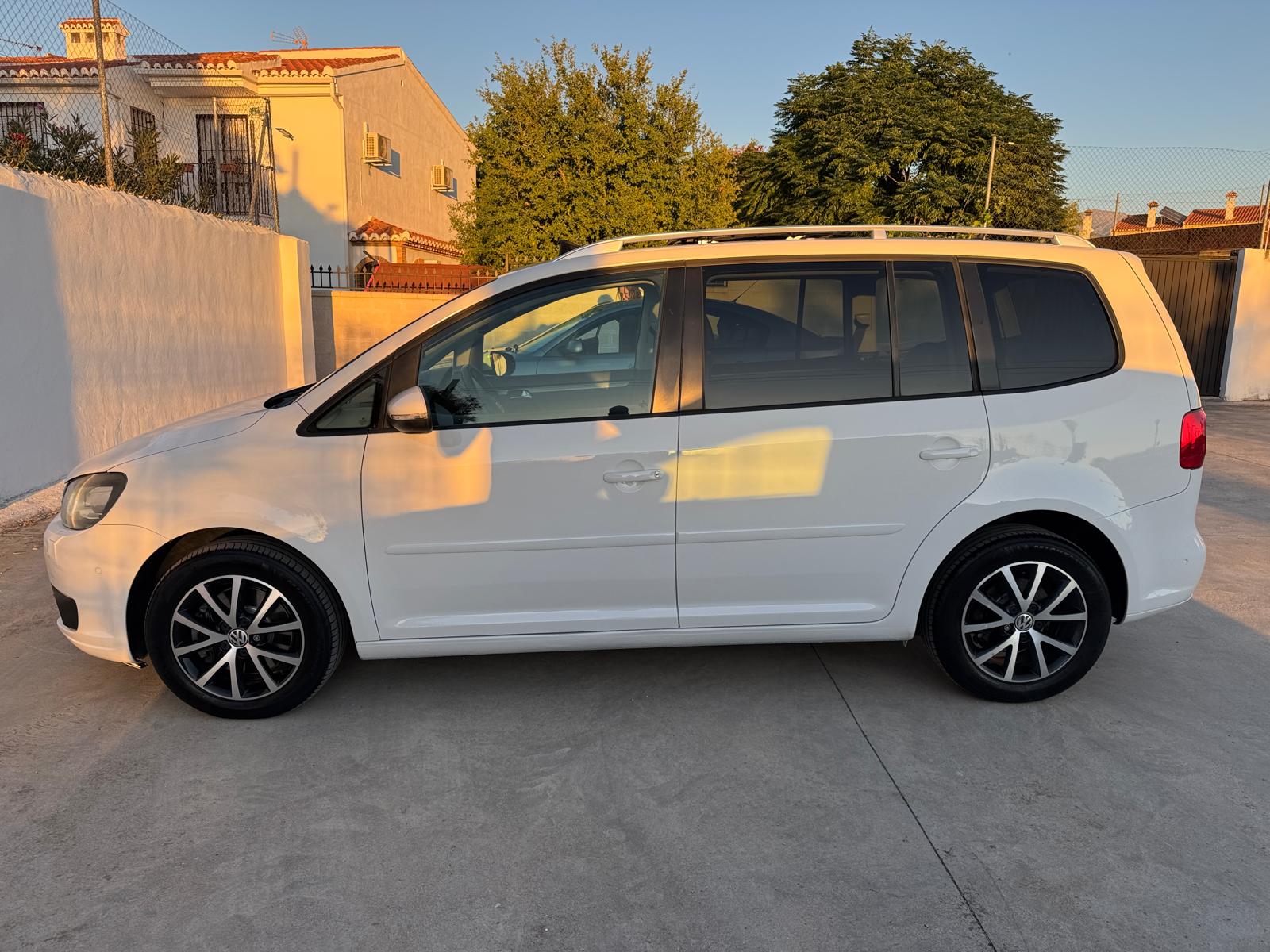 VOLKSWAGEN TOURAN ADVANCE 7 PLAZAS 2.0 TDI 140 CV DSG 
