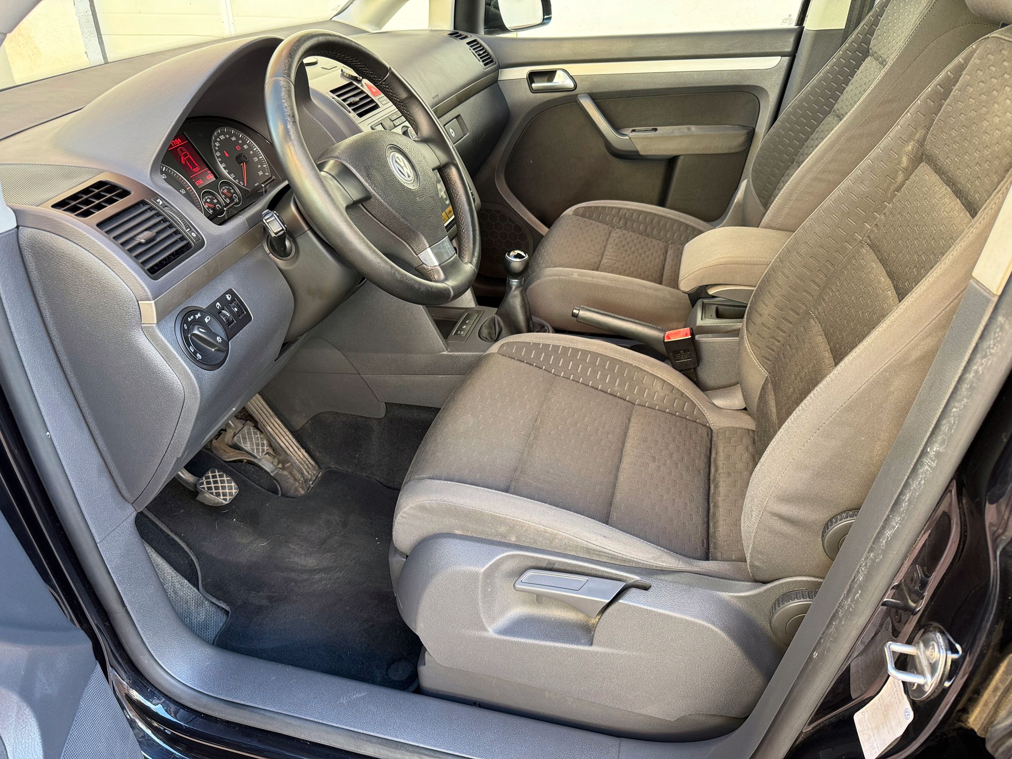 VOLKSWAGEN TOURAN TRAVELLER 2.0 TDI 140 CV 5 PLAZAS