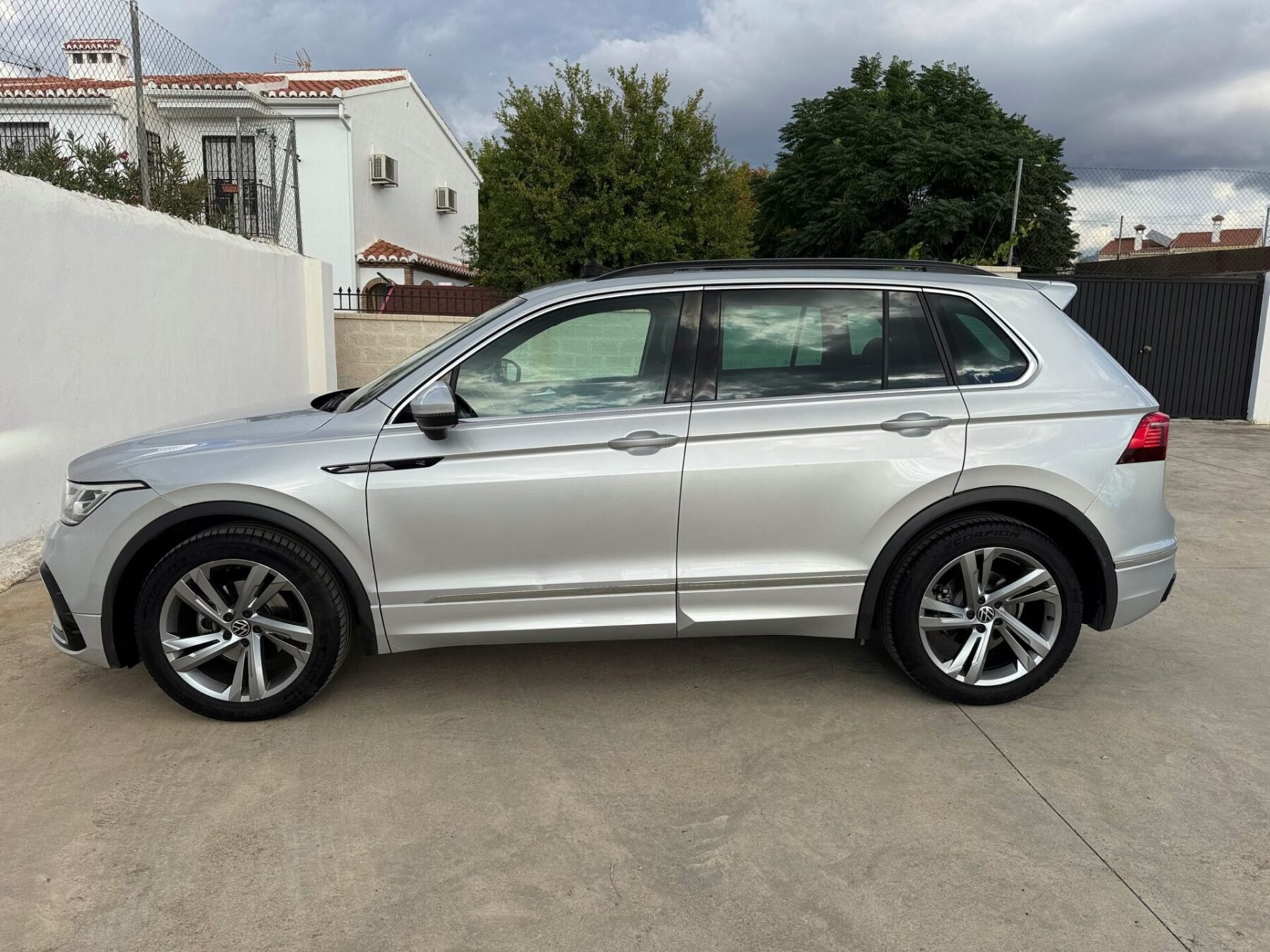 VOLKSWAGEN TIGUAN R-LINE 2.0 TDI 150 CV DSG7