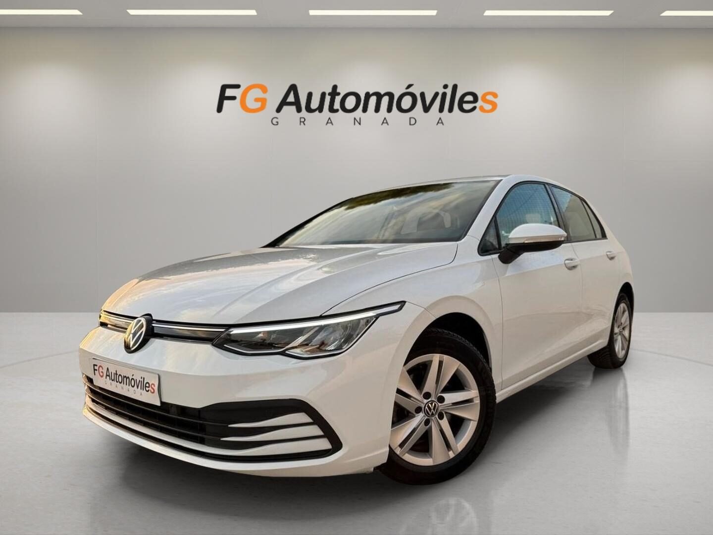 VOLKSWAGEN Golf 8  2.O TDI 115 CV