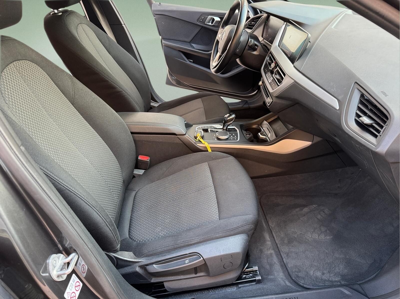 BMW Serie 1 118d 150 CV BUSINESS AUTOMÁTICO