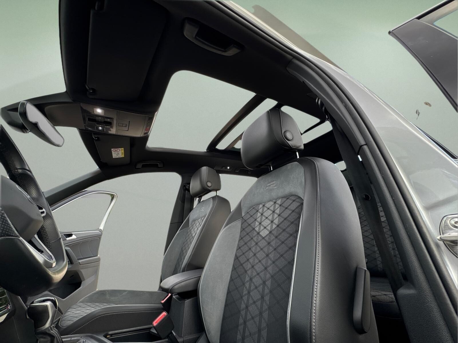 VOLKSWAGEN TIGUAN R-LINE 2.0 TDI 150 CV DSG7