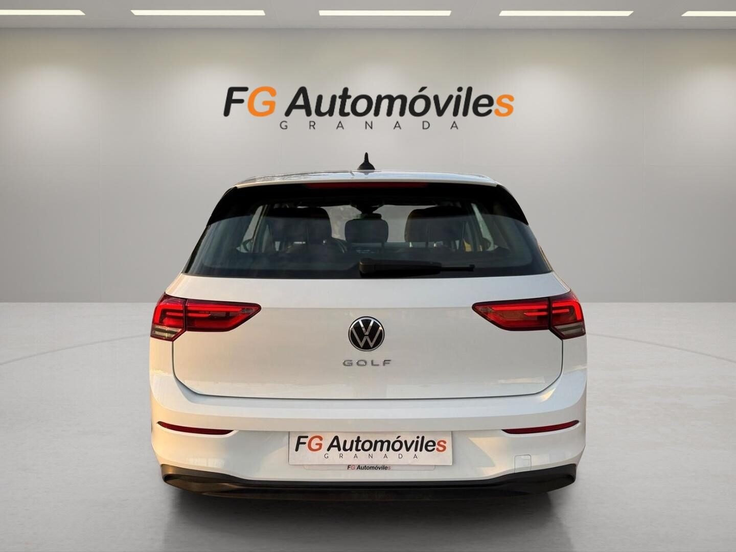 VOLKSWAGEN Golf 8  2.O TDI 115 CV