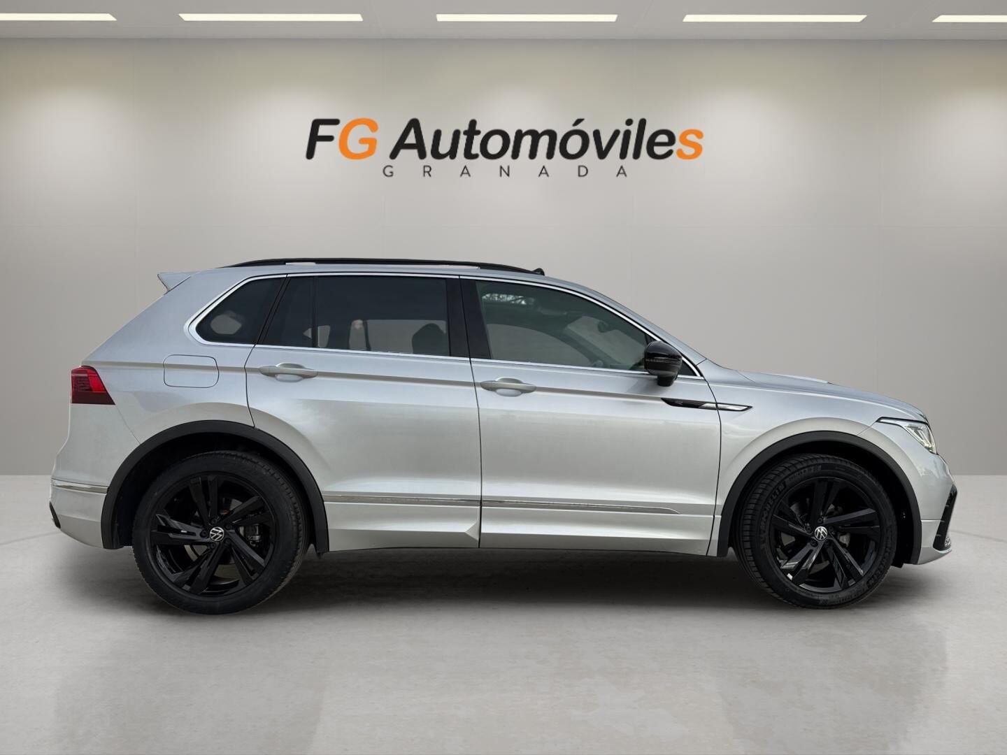 VOLKSWAGEN TIGUAN R-LINE 2.0 TDI 150 CV DSG7