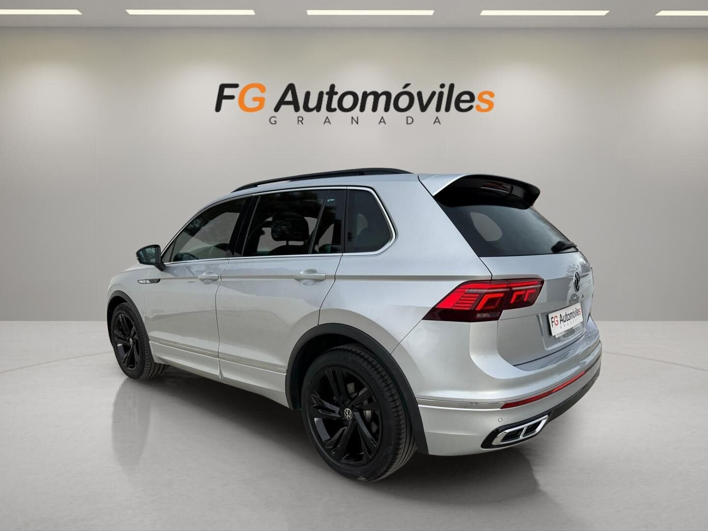 VOLKSWAGEN TIGUAN R-LINE 2.0 TDI 150 CV DSG7