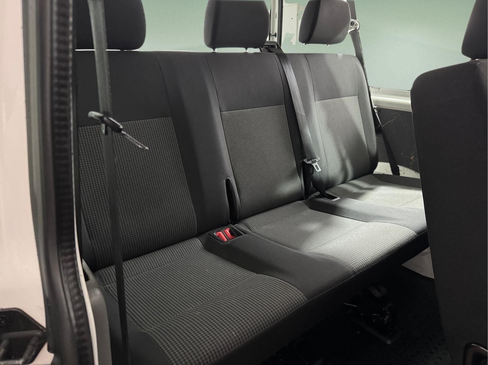 VOLKSWAGEN TRANSPORTER T6.1 2.0 TDI 110 CV 9 PLAZAS