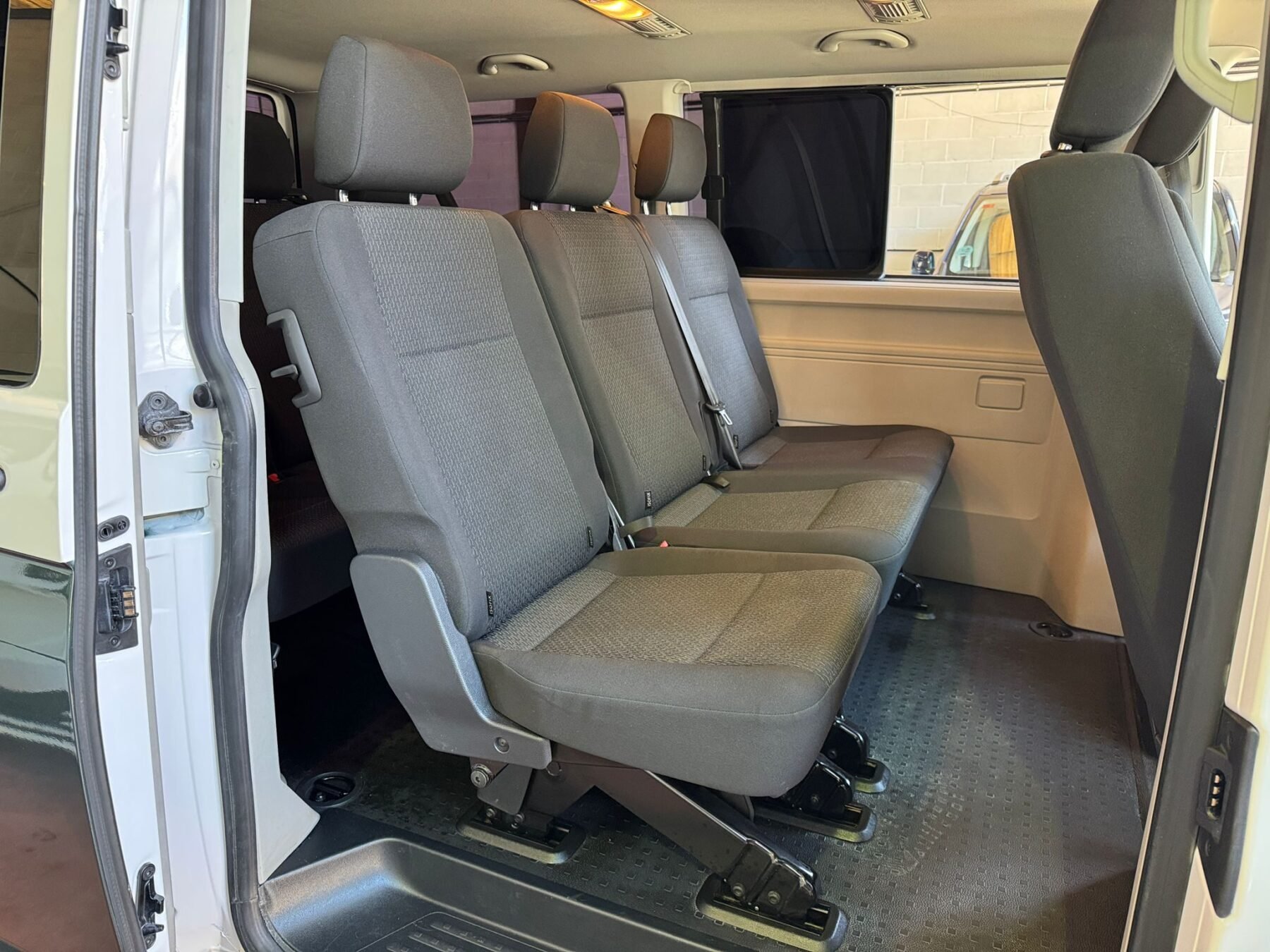 VOLKSWAGEN T6 CARAVELLE TRENDLINE 8 PLAZAS 2.0 TDI 150 CV