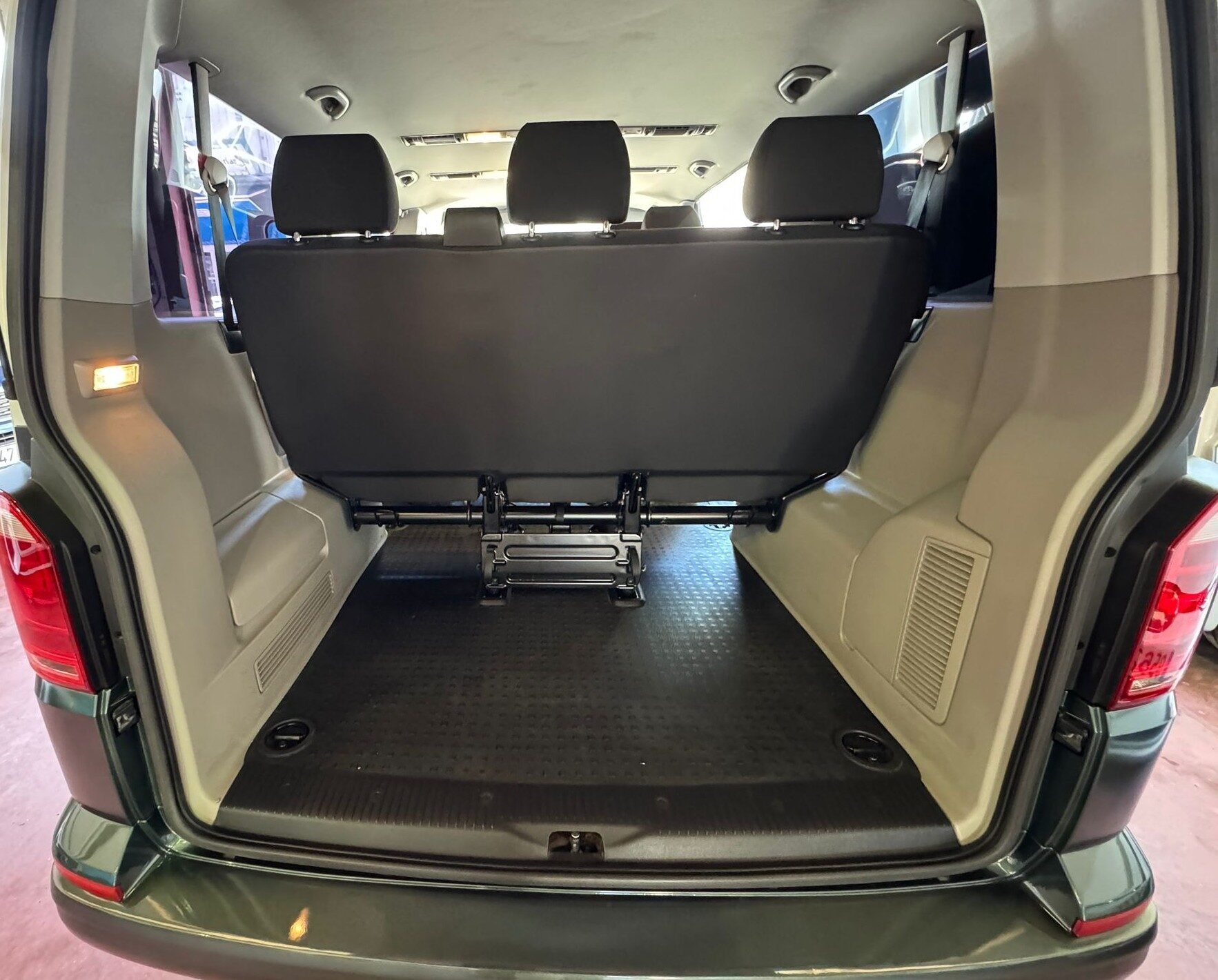 VOLKSWAGEN T6 CARAVELLE TRENDLINE 8 PLAZAS 2.0 TDI 150 CV