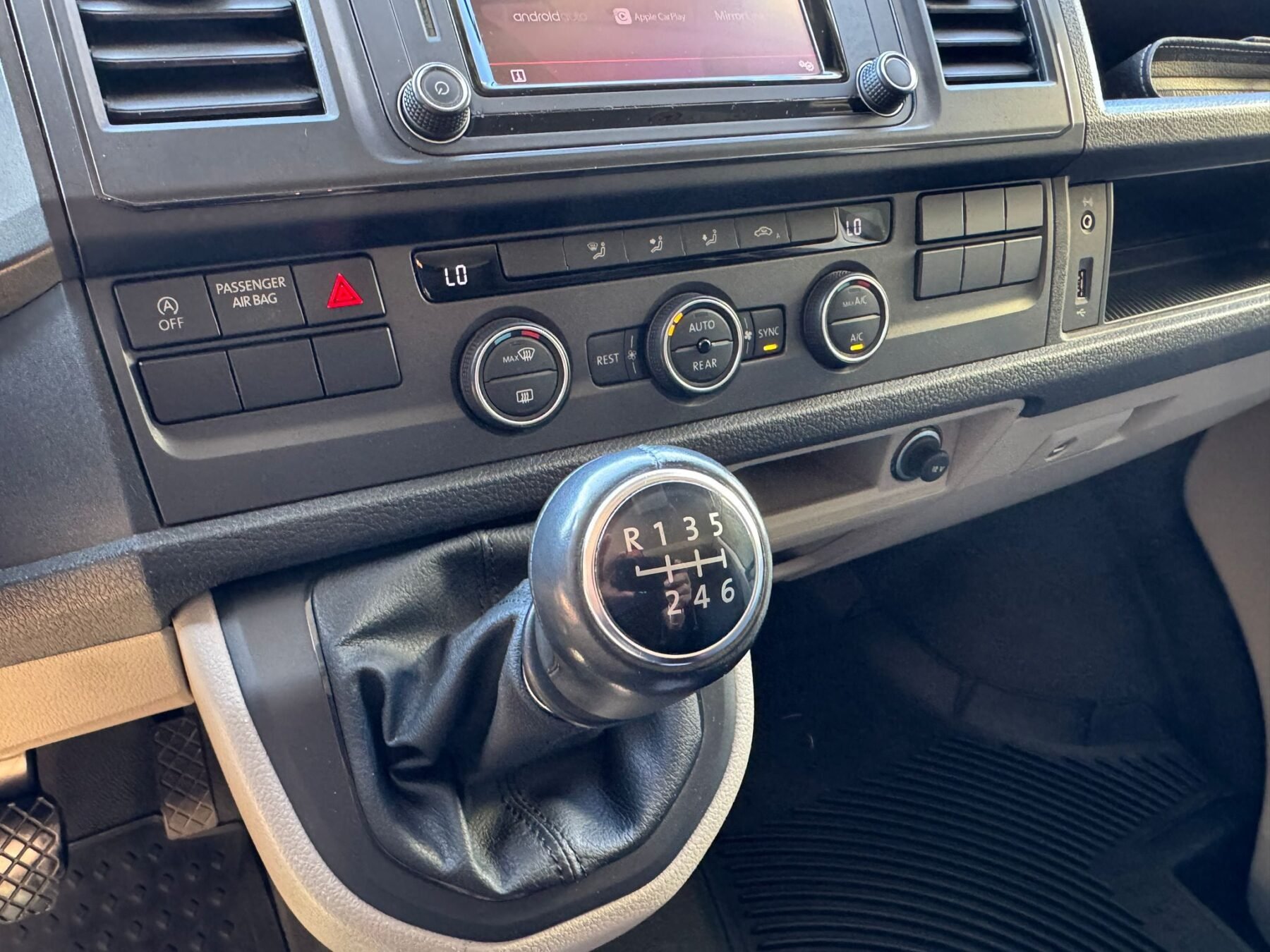 VOLKSWAGEN T6 CARAVELLE TRENDLINE 8 PLAZAS 2.0 TDI 150 CV