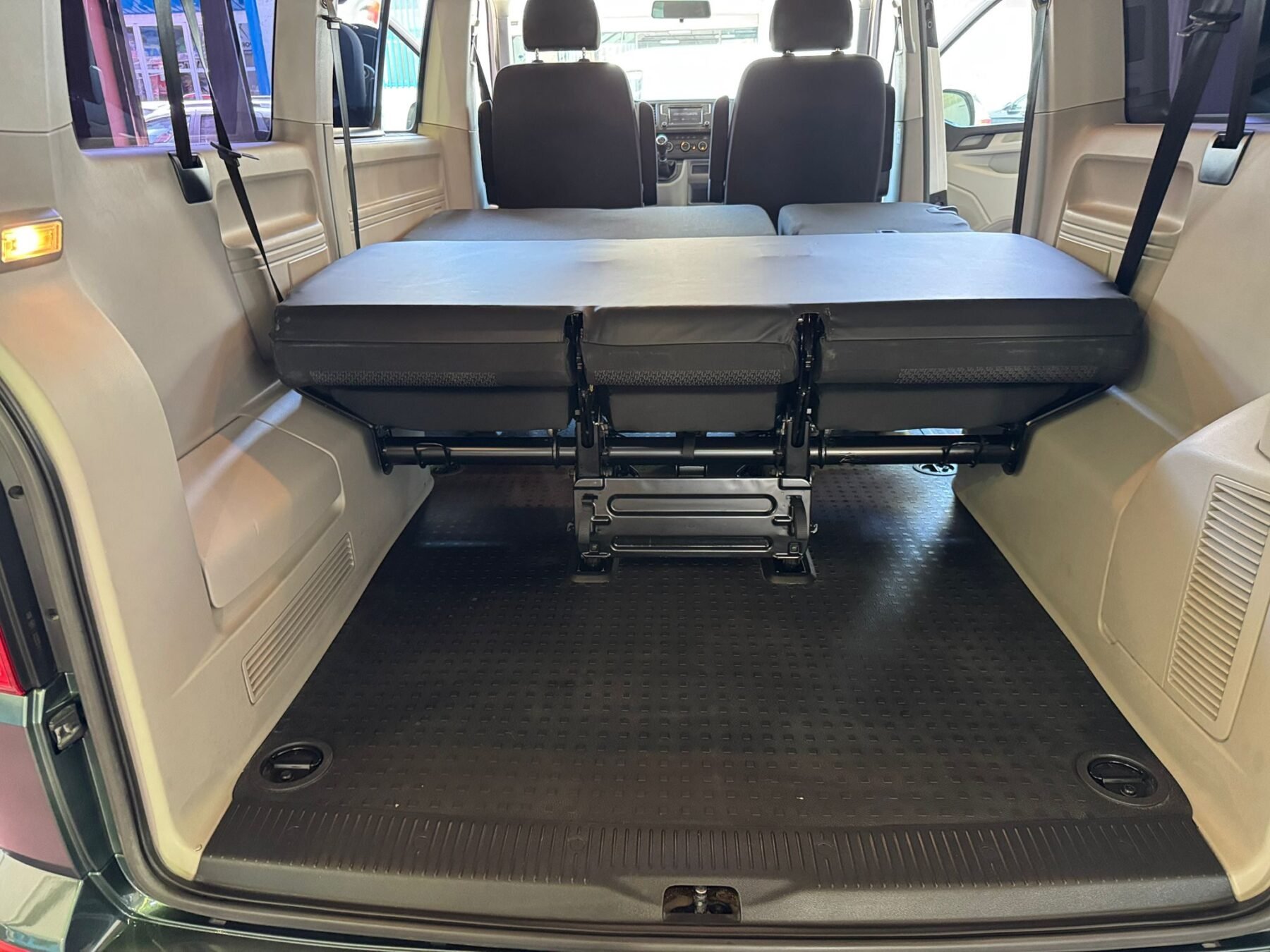 VOLKSWAGEN T6 CARAVELLE TRENDLINE 8 PLAZAS 2.0 TDI 150 CV