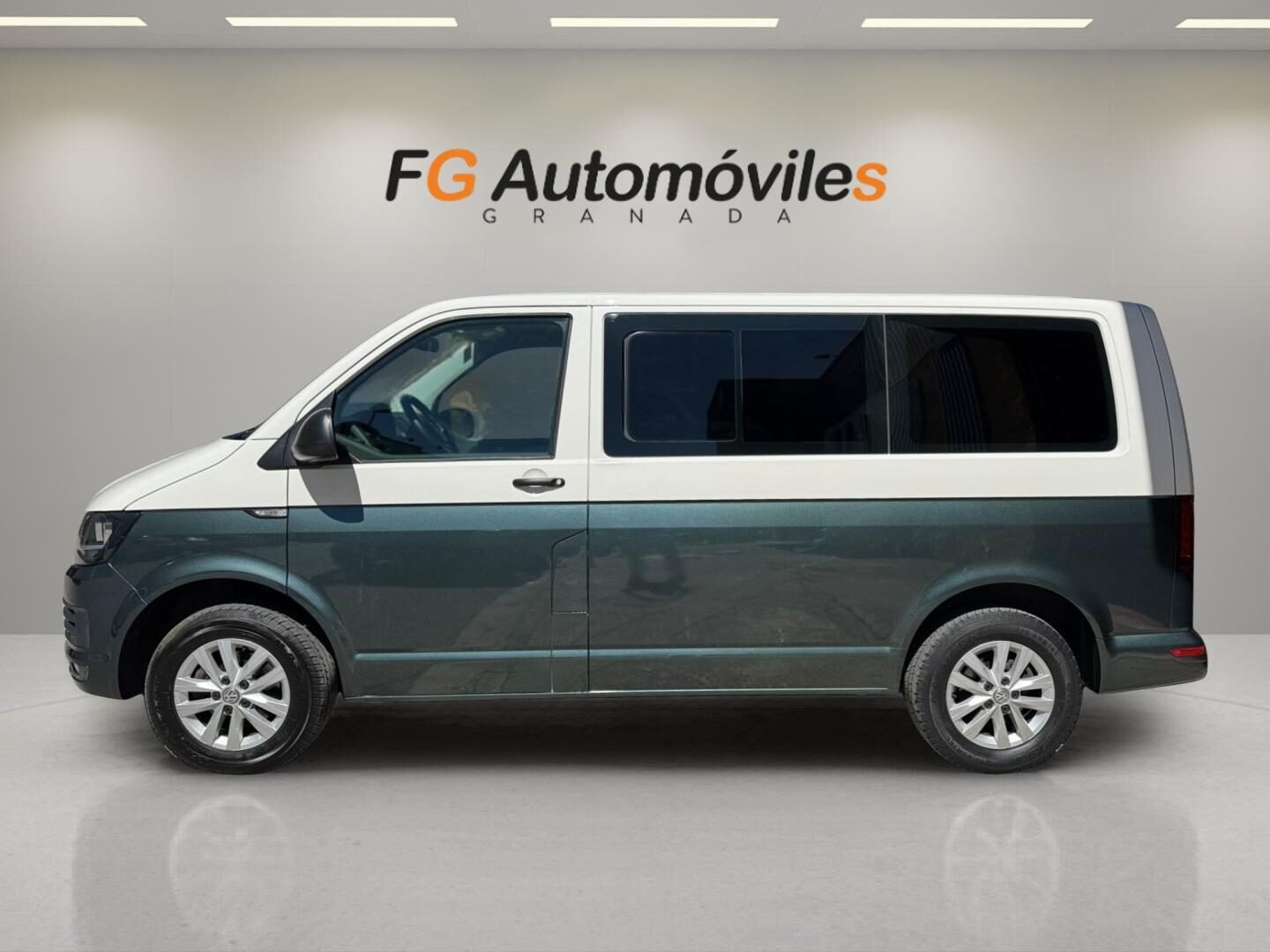 VOLKSWAGEN T6 CARAVELLE TRENDLINE 8 PLAZAS 2.0 TDI 150 CV