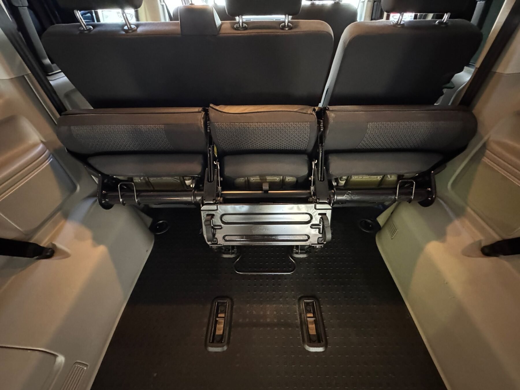 VOLKSWAGEN T6 CARAVELLE TRENDLINE 8 PLAZAS 2.0 TDI 150 CV