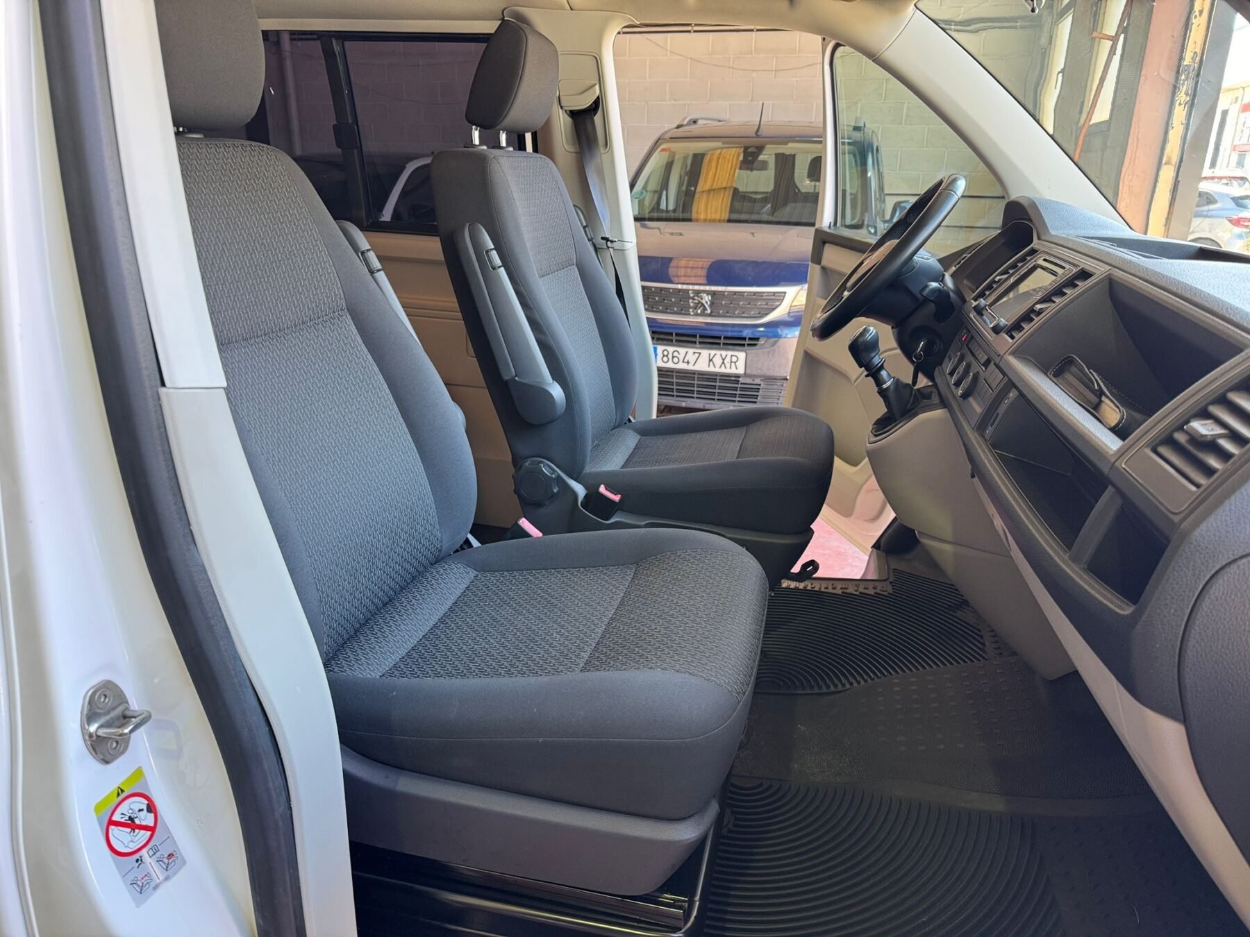 VOLKSWAGEN T6 CARAVELLE TRENDLINE 8 PLAZAS 2.0 TDI 150 CV