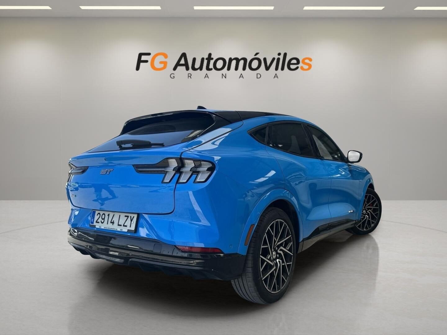 FORD Mustang MACH-E GT AWD · 358 kW (487 CV)