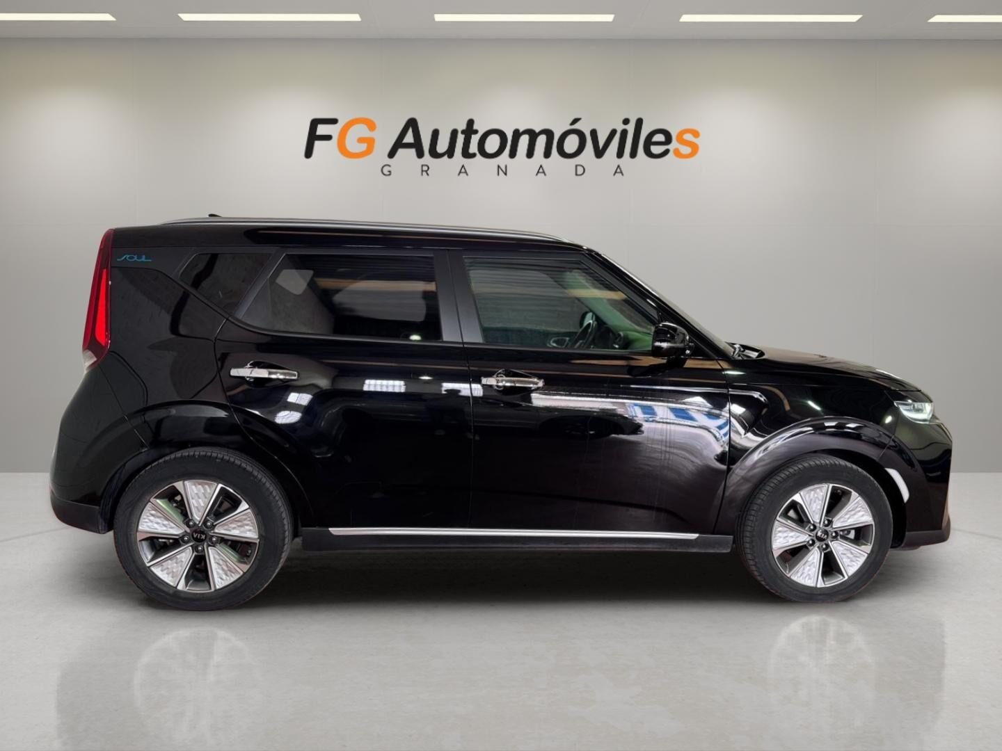 KIA e-SOUL Eléctrico 204cv 150kWh Emotion Long Range