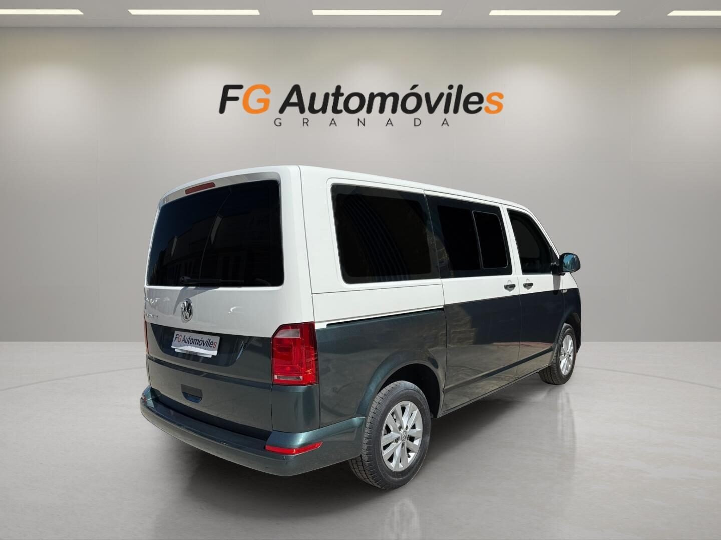 VOLKSWAGEN T6 CARAVELLE TRENDLINE 8 PLAZAS 2.0 TDI 150 CV