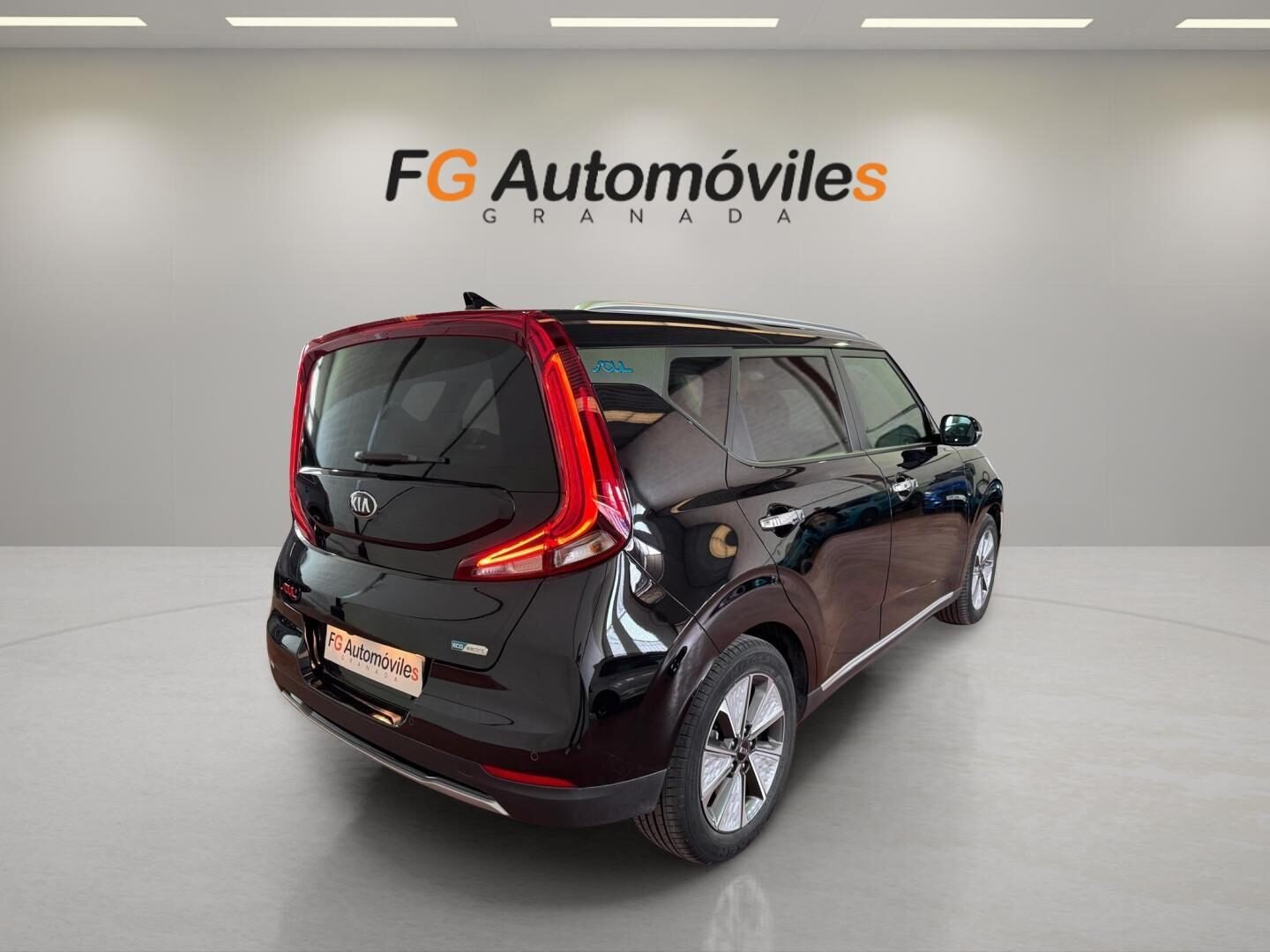 KIA e-SOUL Eléctrico 204cv 150kWh Emotion Long Range