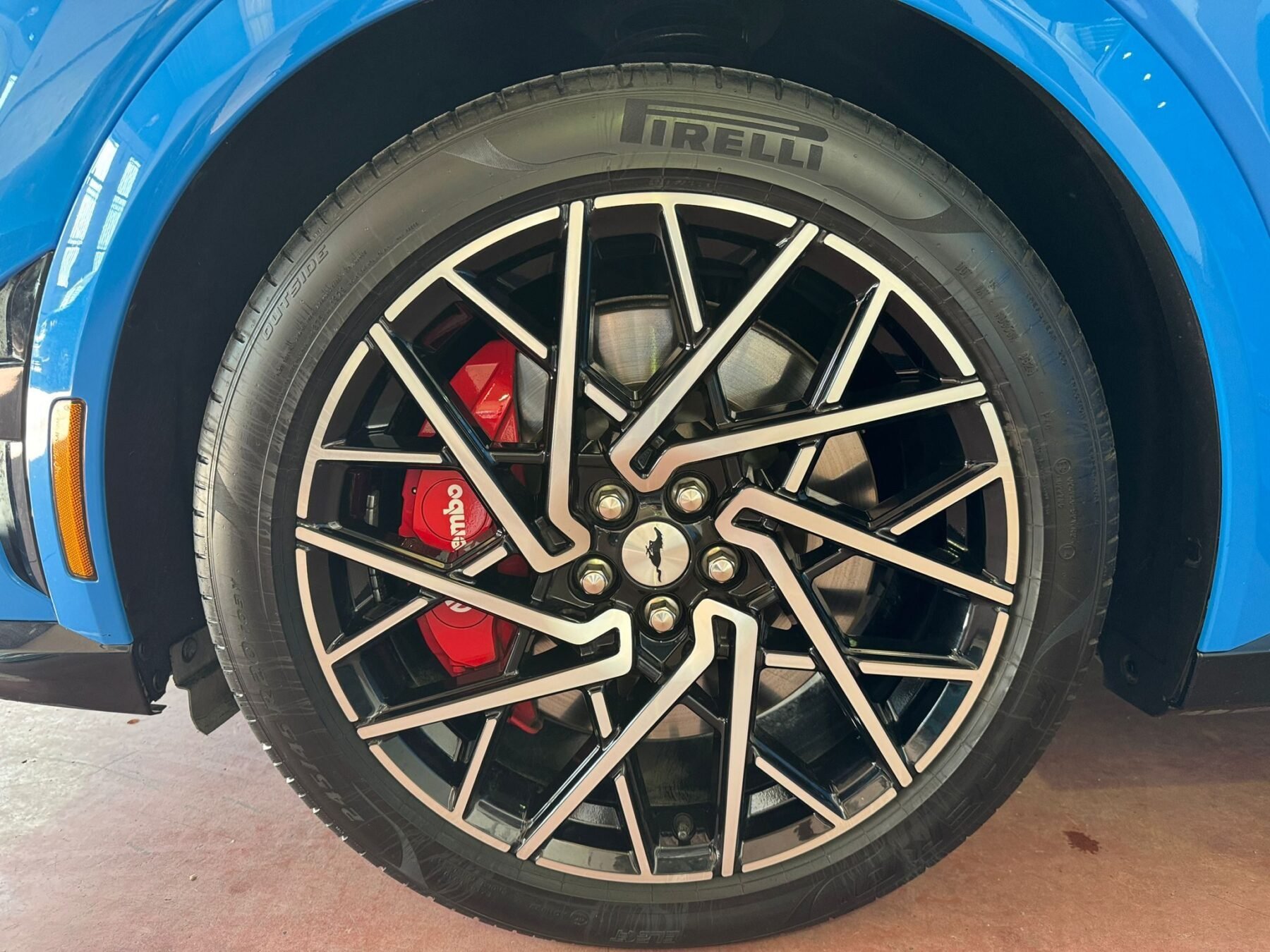 FORD Mustang MACH-E GT AWD · 358 kW (487 CV)