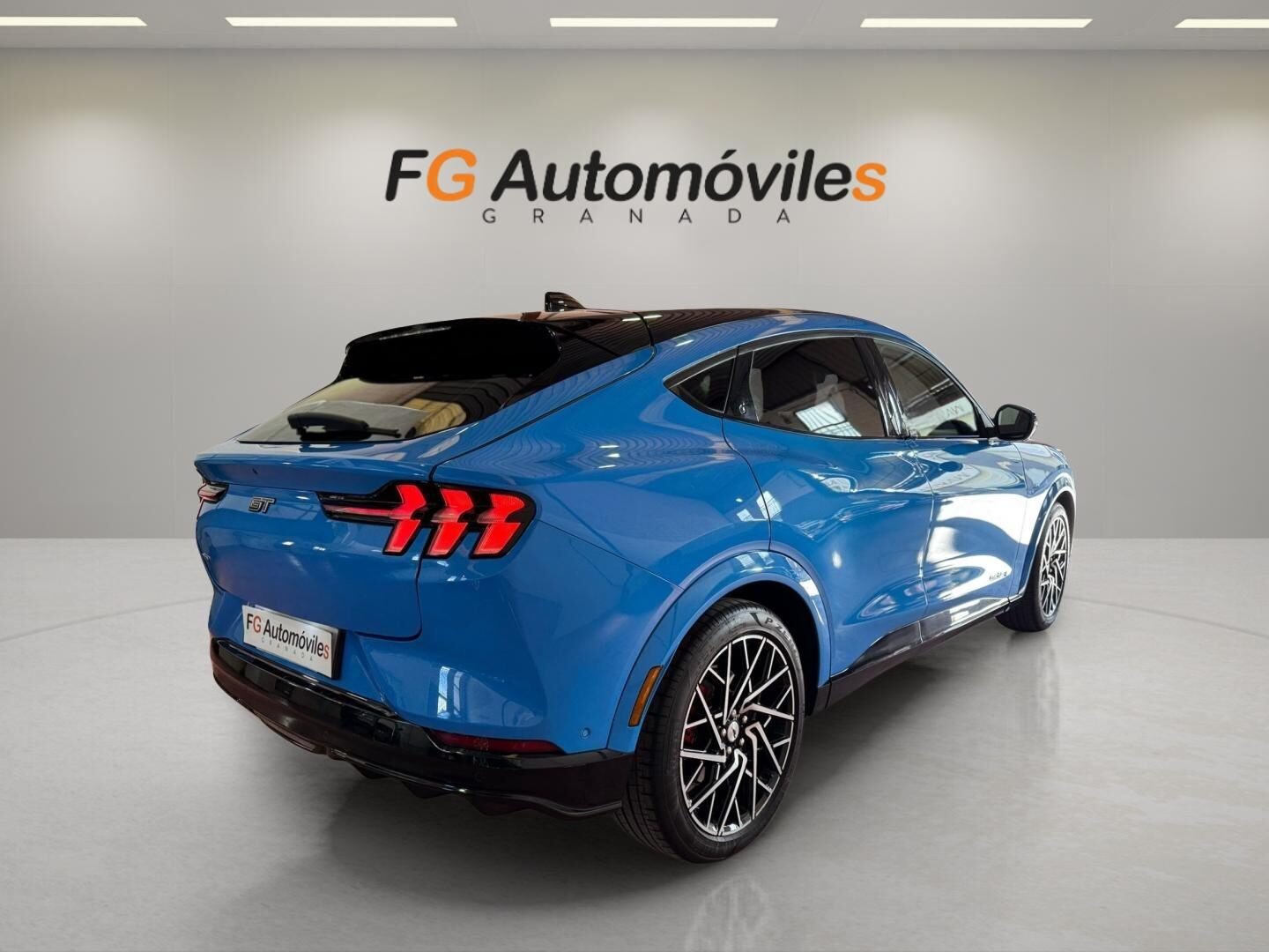 FORD Mustang MACH-E GT AWD · 358 kW (487 CV)