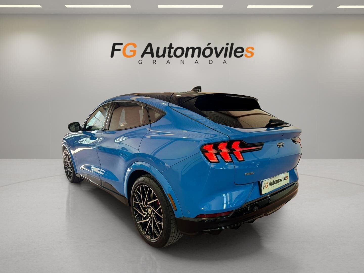 FORD Mustang MACH-E GT AWD · 358 kW (487 CV)