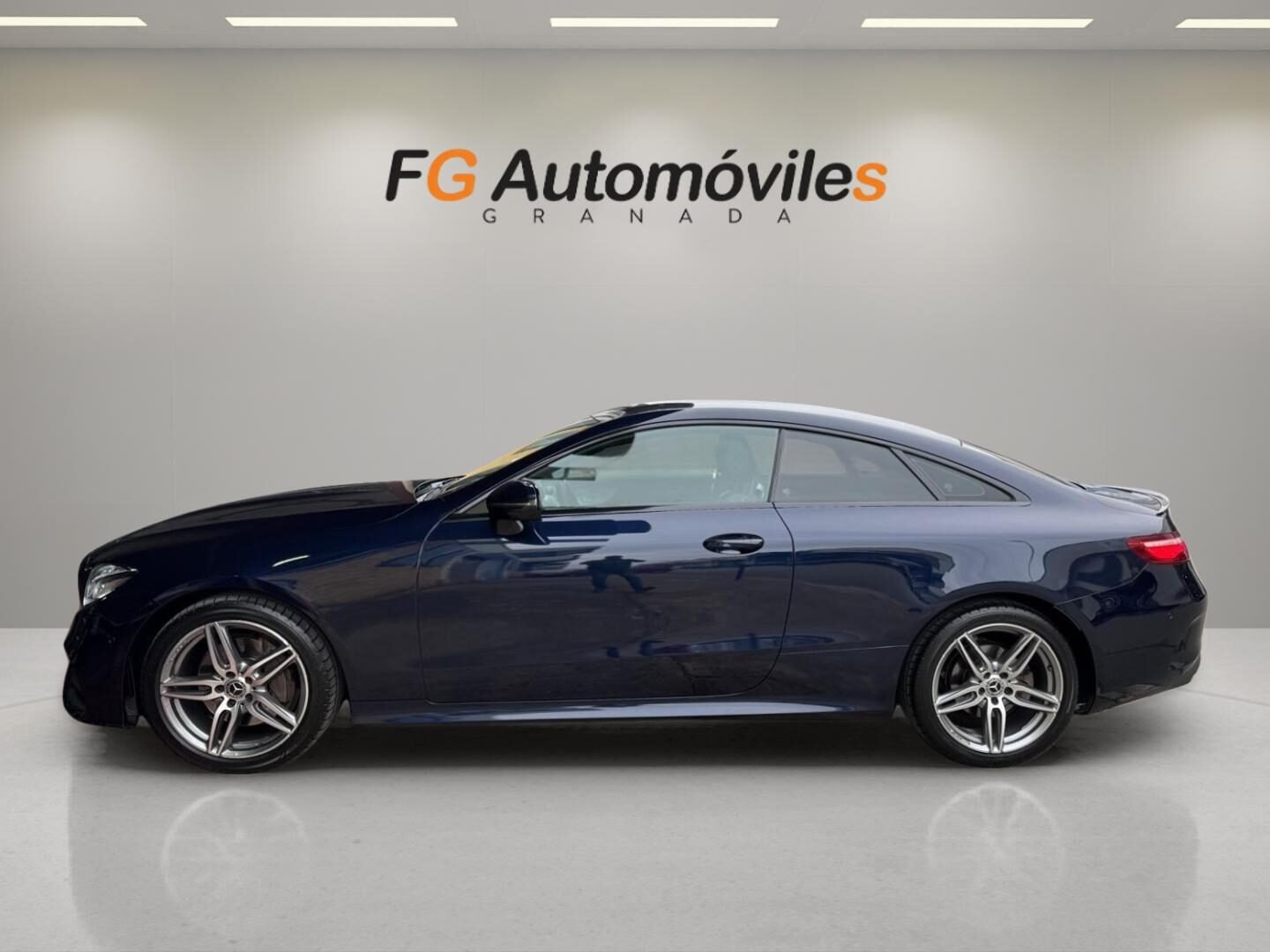 MERCEDES-BENZ CLASE E COUPÉ AMG LINE E220D 195 CV 