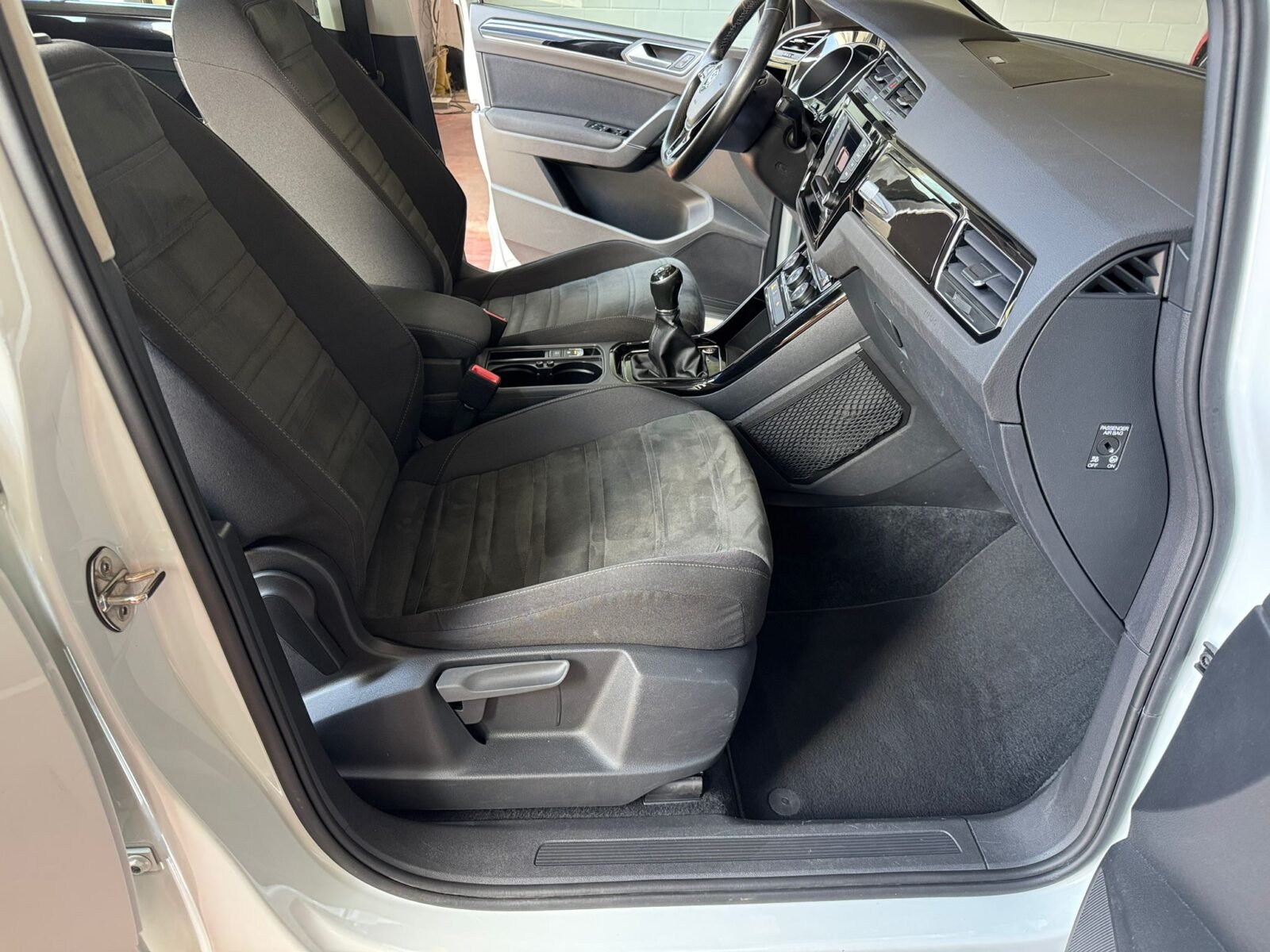 VOLKSWAGEN TOURAN 7 PLAZAS R-LINE 2.0 TDI 150 CV 