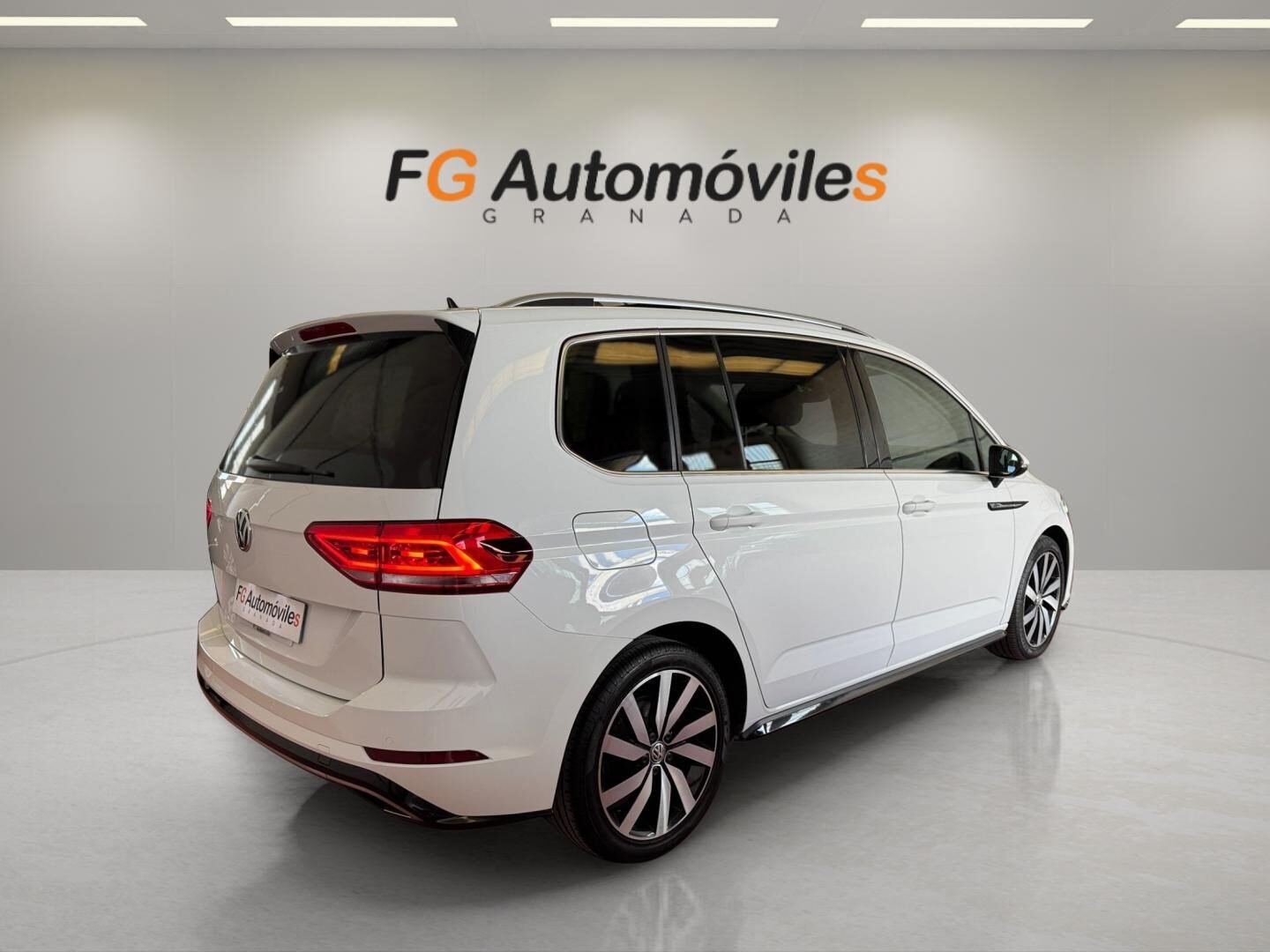 VOLKSWAGEN TOURAN 7 PLAZAS R-LINE 2.0 TDI 150 CV 