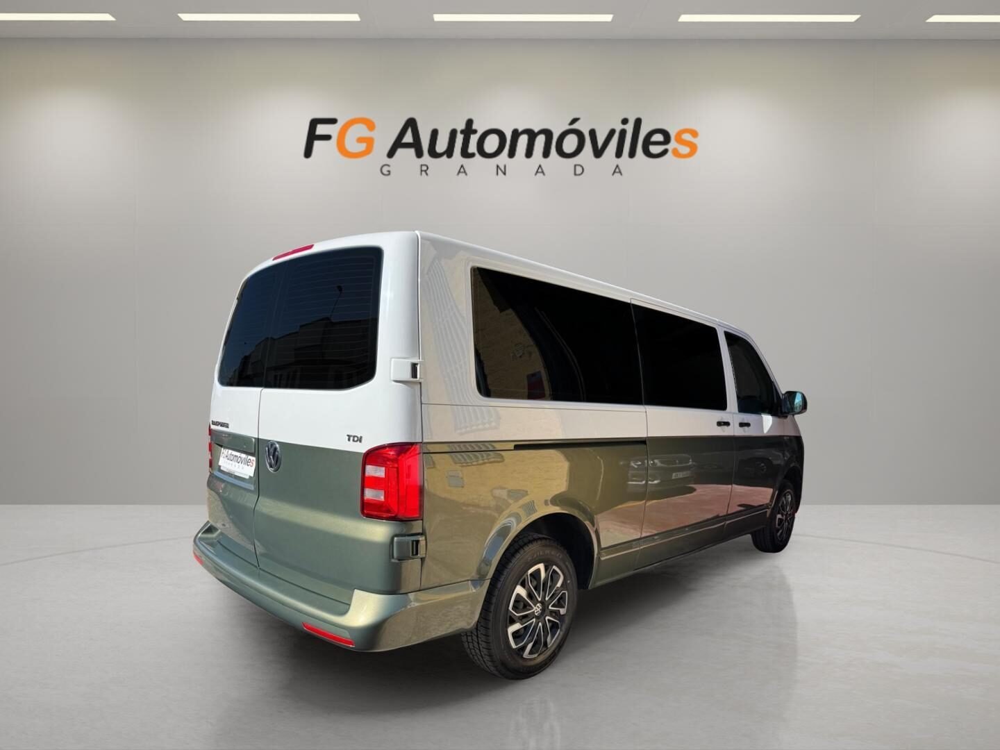 VOLKSWAGEN TRANSPORTER T6 CAJA LARGA 2.0 TDI 102 CV