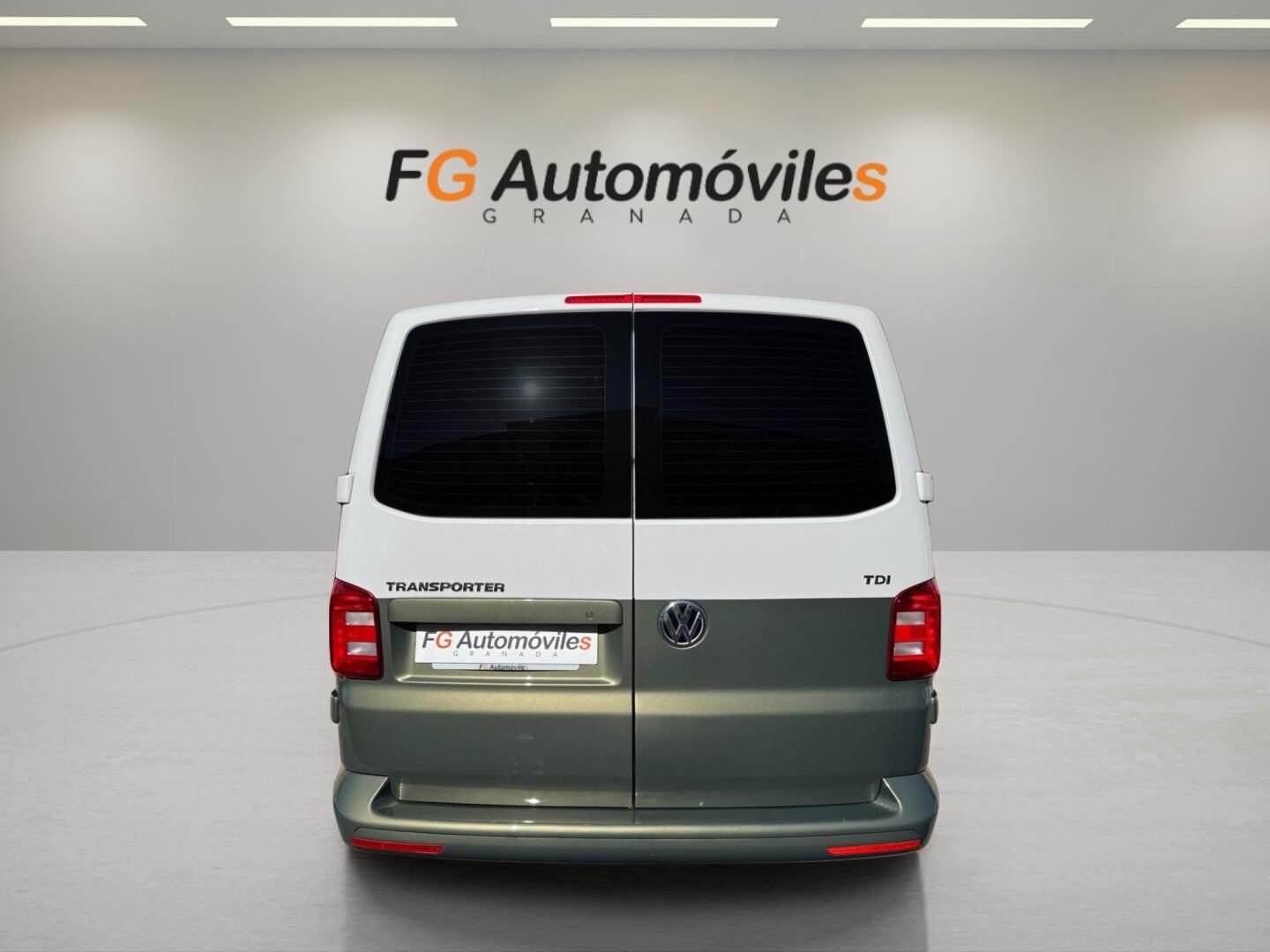 VOLKSWAGEN TRANSPORTER T6 CAJA LARGA 2.0 TDI 102 CV