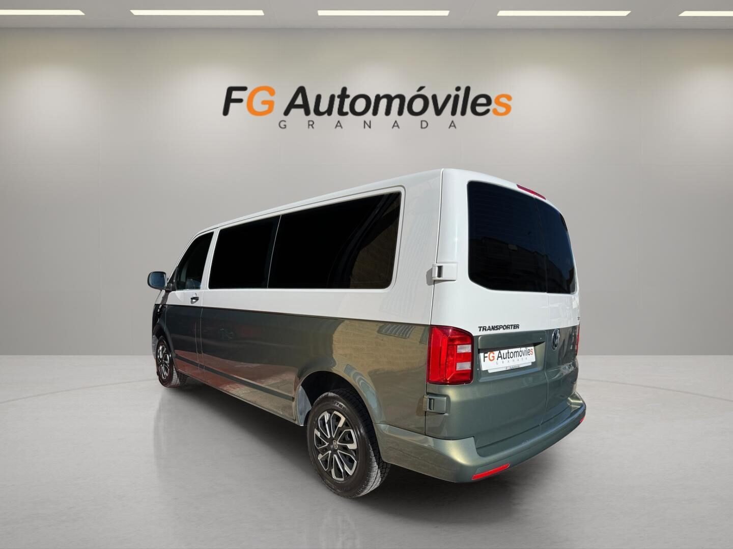 VOLKSWAGEN TRANSPORTER T6 CAJA LARGA 2.0 TDI 102 CV