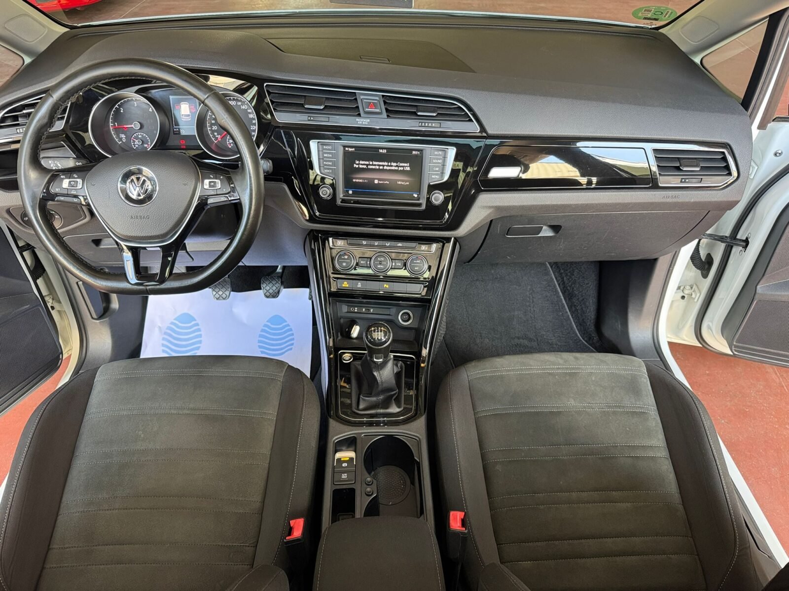 VOLKSWAGEN TOURAN 7 PLAZAS R-LINE 2.0 TDI 150 CV 