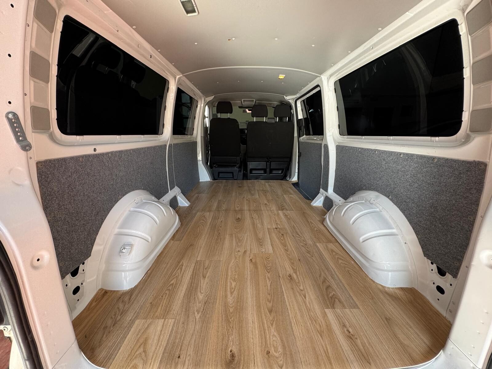 VOLKSWAGEN TRANSPORTER T6 CAJA LARGA 2.0 TDI 102 CV