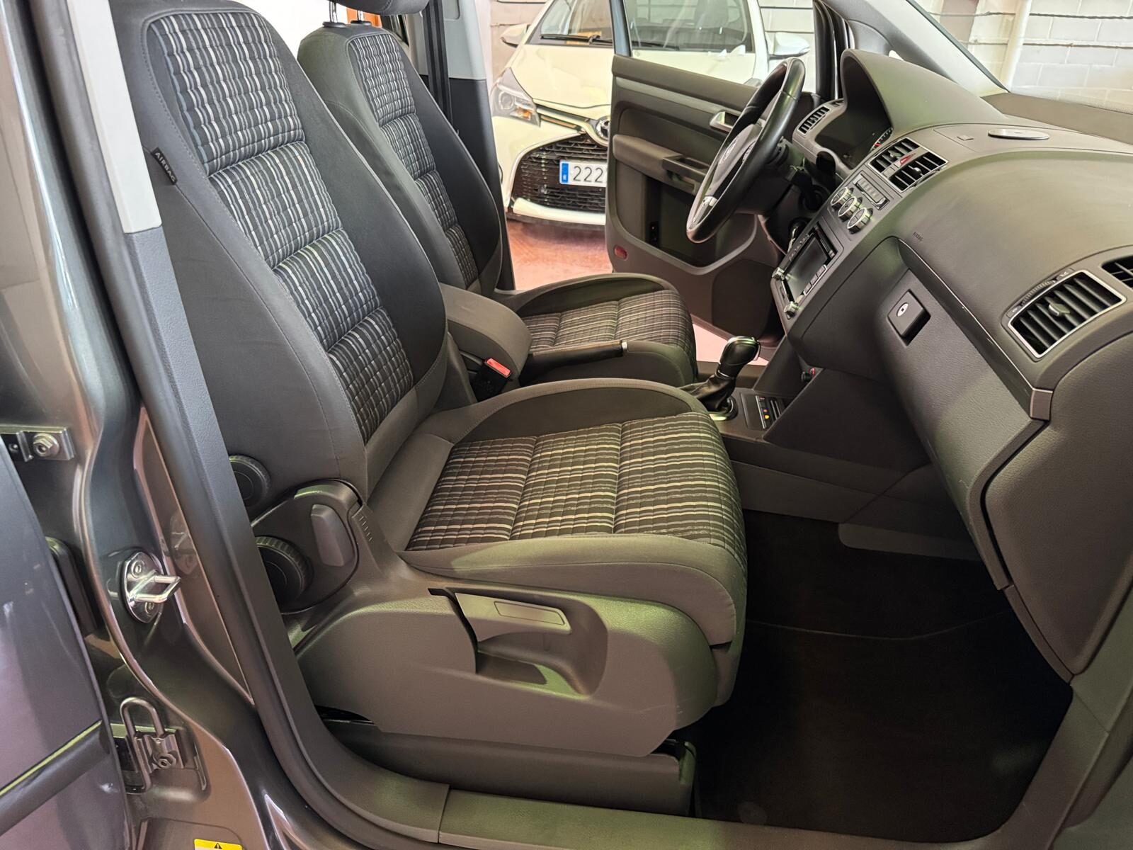 VOLKSWAGEN TOURAN CROSS 7 PLAZAS 2.0 TDI 140 CV DSG