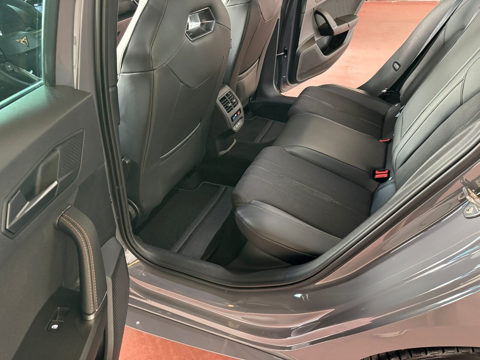 CUPRA LEON VZ 1.4 TSI 245 CV HÍBRIDO ENCHUFABLE