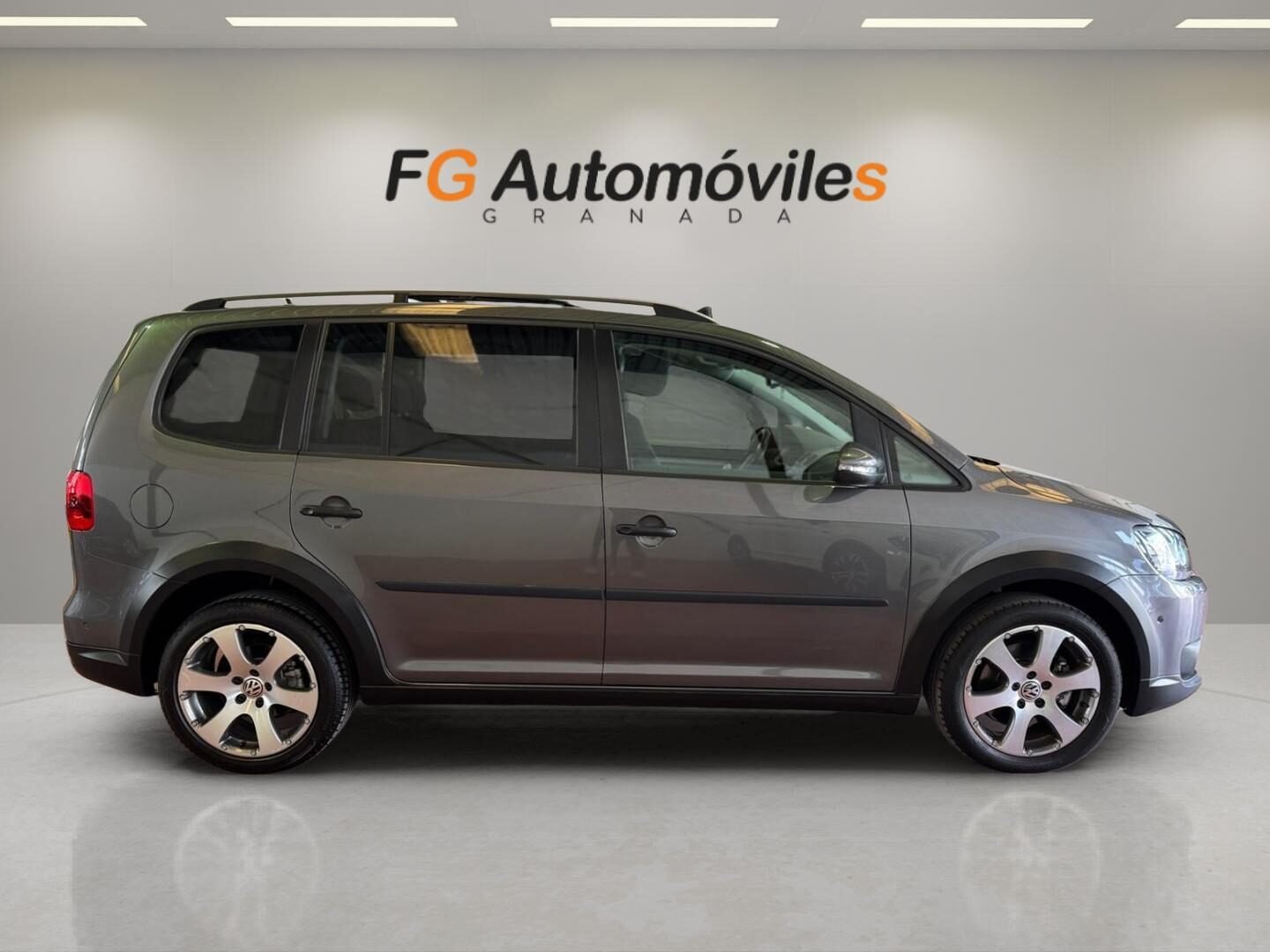 VOLKSWAGEN TOURAN CROSS 7 PLAZAS 2.0 TDI 140 CV DSG