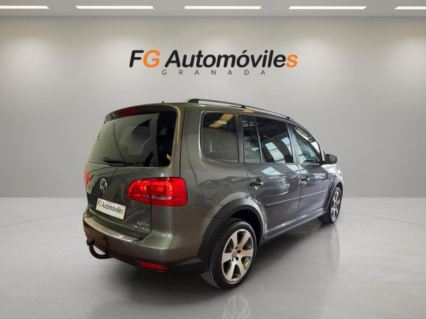 VOLKSWAGEN TOURAN CROSS 7 PLAZAS 2.0 TDI 140 CV DSG