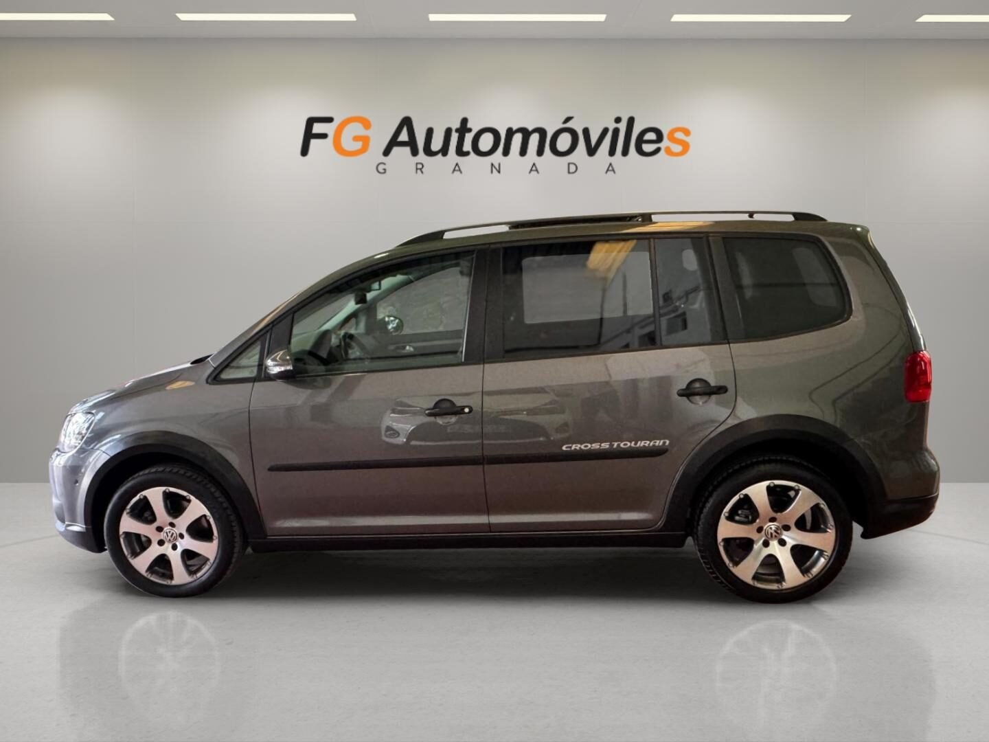 VOLKSWAGEN TOURAN CROSS 7 PLAZAS 2.0 TDI 140 CV DSG