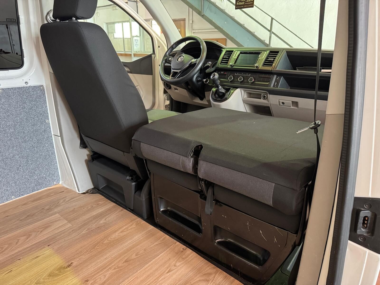 VOLKSWAGEN TRANSPORTER T6 CAJA LARGA 2.0 TDI 102 CV