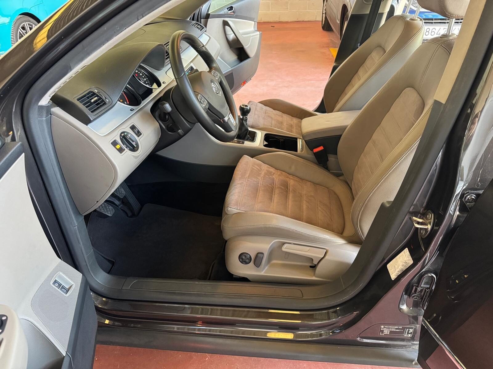 VOLKSWAGEN Passat HIGHLINE 2.0 TDI 140 CV 