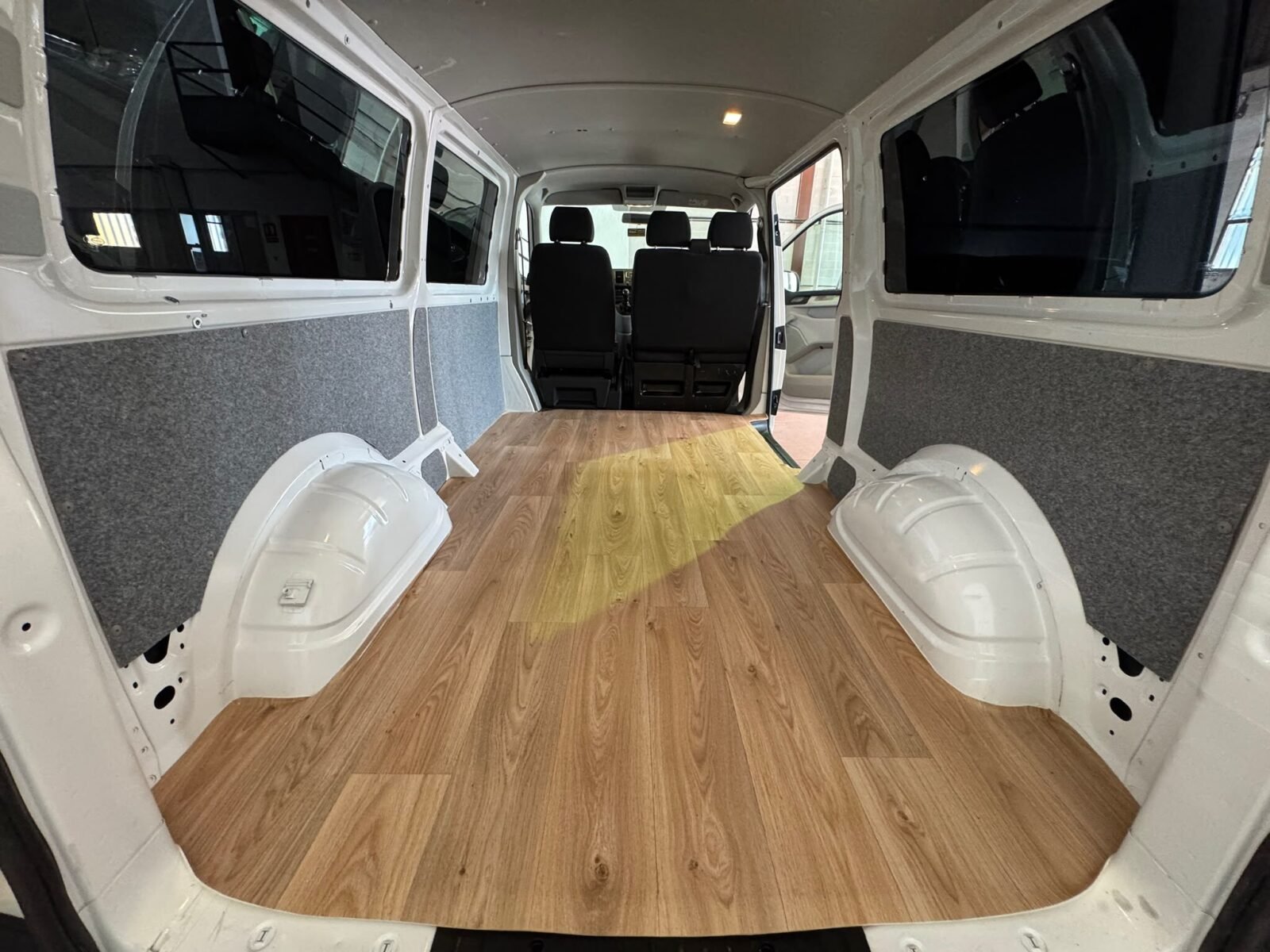 VOLKSWAGEN TRANSPORTER T6 CAJA LARGA 2.0 TDI 102 CV