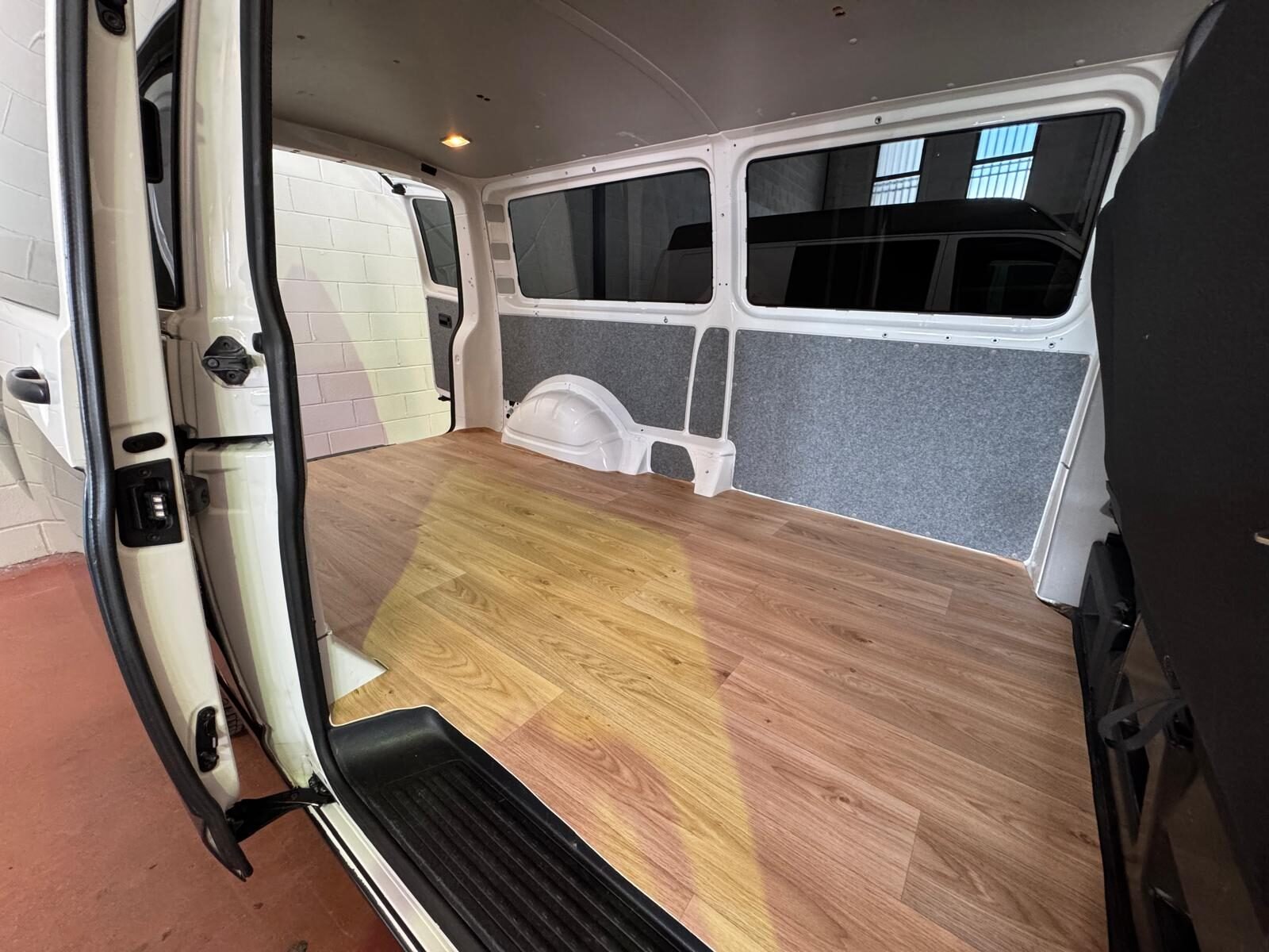 VOLKSWAGEN TRANSPORTER T6 CAJA LARGA 2.0 TDI 102 CV