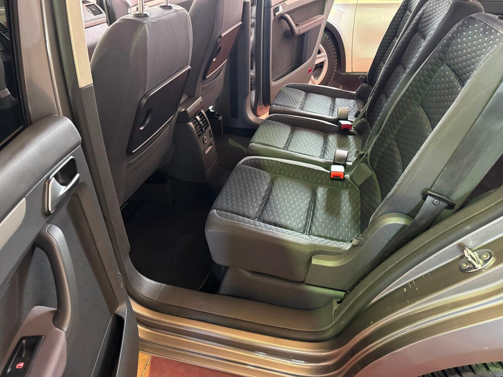VOLKSWAGEN TOURAN TRAVELLER 2.0 TDI 140 CV 5 PLAZAS