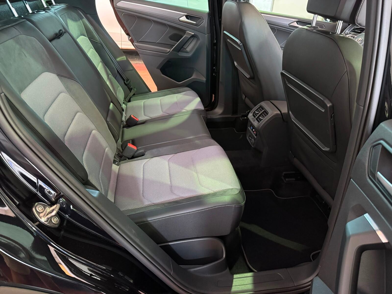 VOLKSWAGEN TIGUAN R-LINE 2.0 TDI 150 CV DSG7