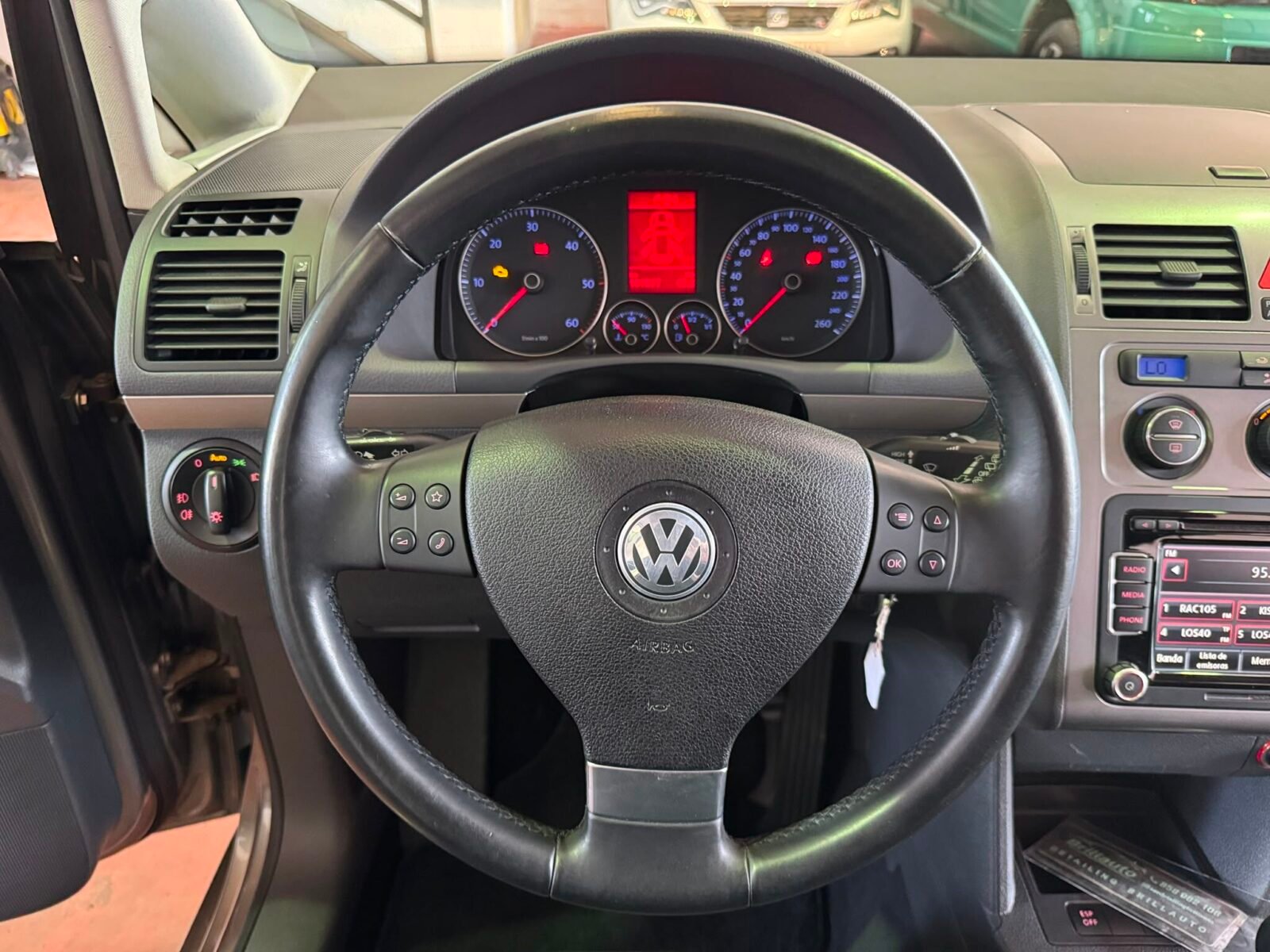 VOLKSWAGEN TOURAN TRAVELLER 2.0 TDI 140 CV 5 PLAZAS