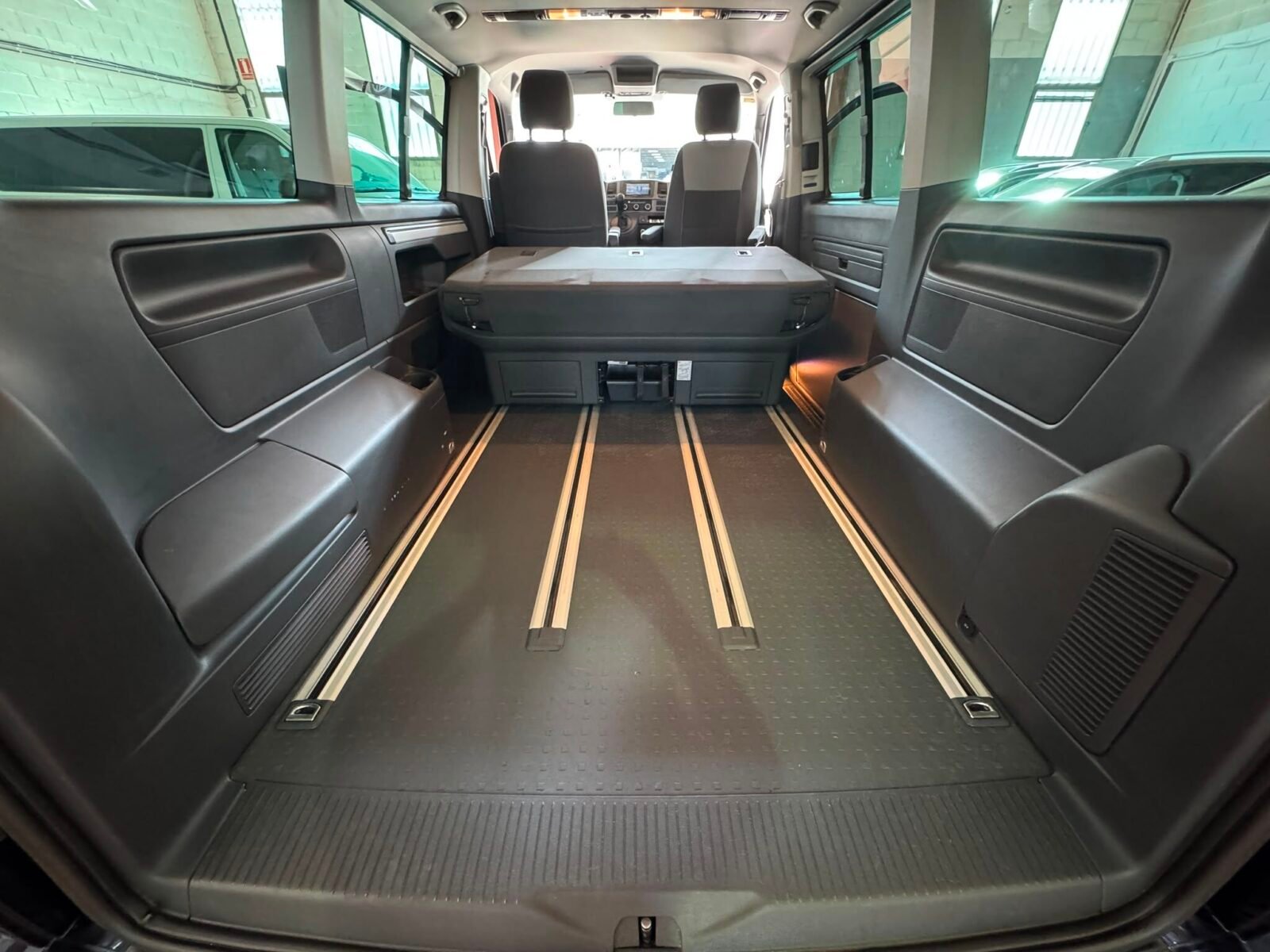 VOLKSWAGEN MULTIVAN T5.1 STARTLINE  2.0 TDI 140 CV DSG7